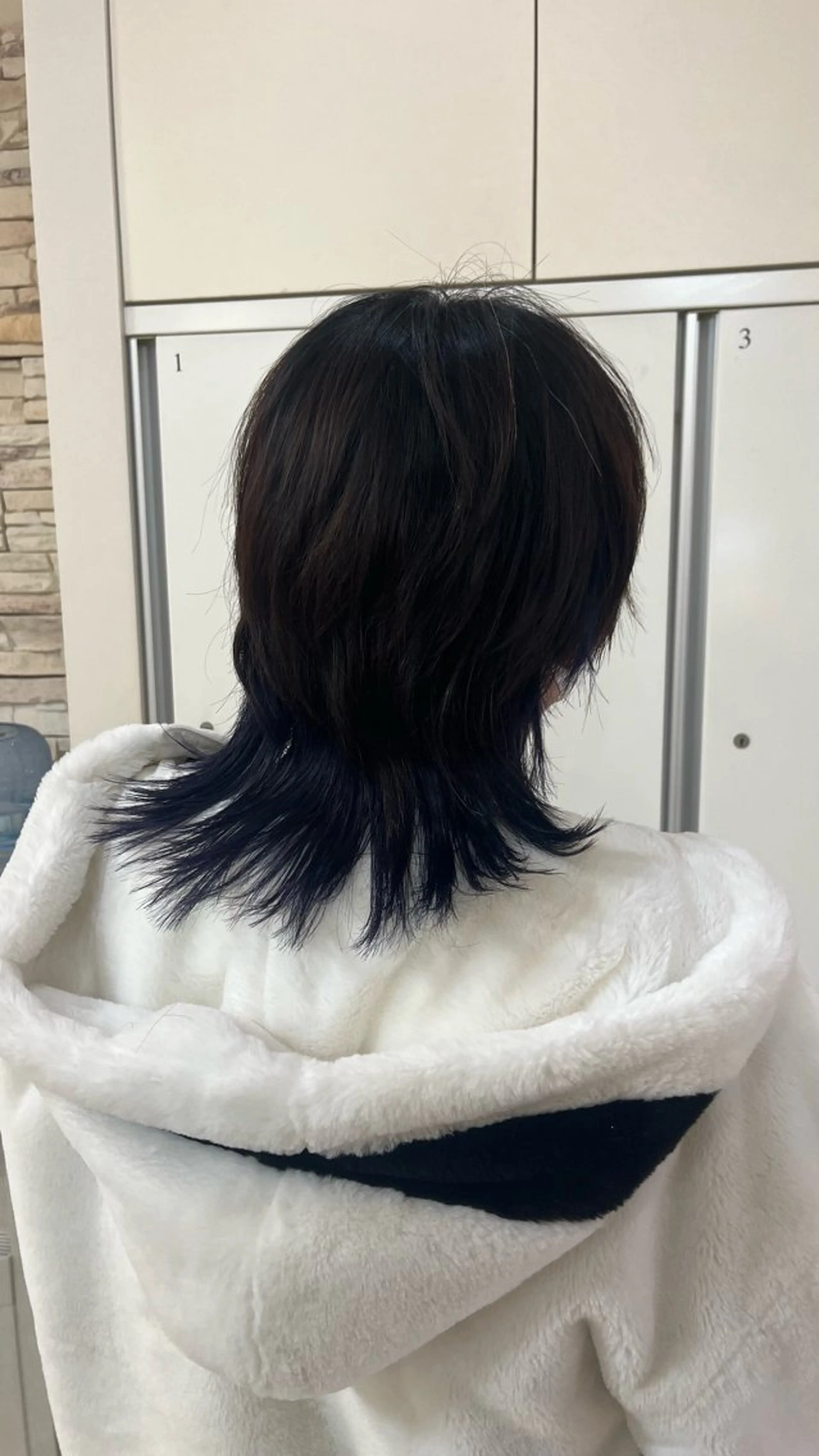 ミディアム カラー インナーカラー ウルフカット おやま はるかの眉毛・アイブロウイメージ