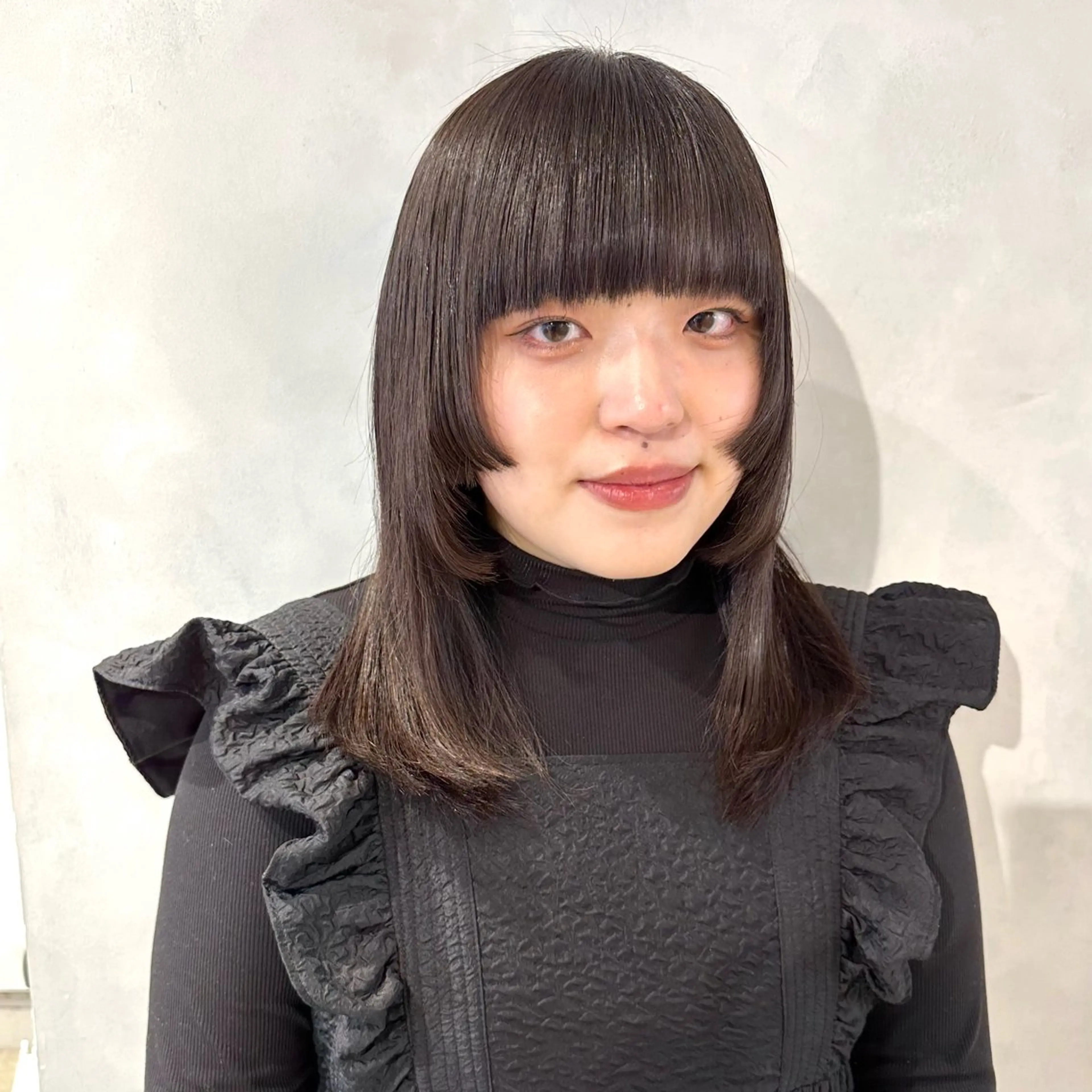 ミディアム カット 縮毛矯正 トリートメント デザインカラー/パー マ🦖外岡咲希🦖のヘアスタイル