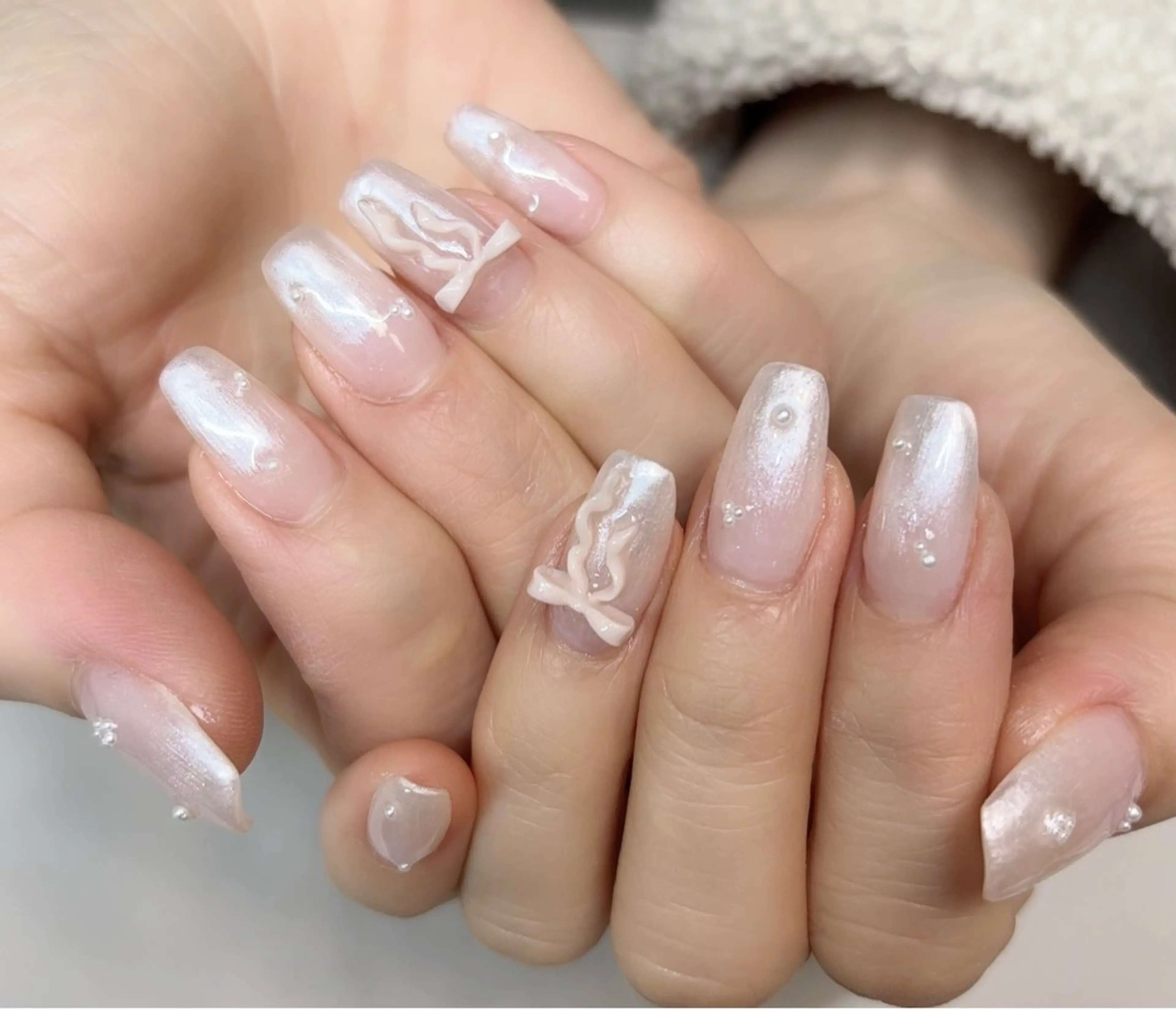 ネイル アートネイル オーロラネイル ジェルネイル ガーリー キラキラネイル ハンドネイル Rika Nail salon 1のネイルデザイン
