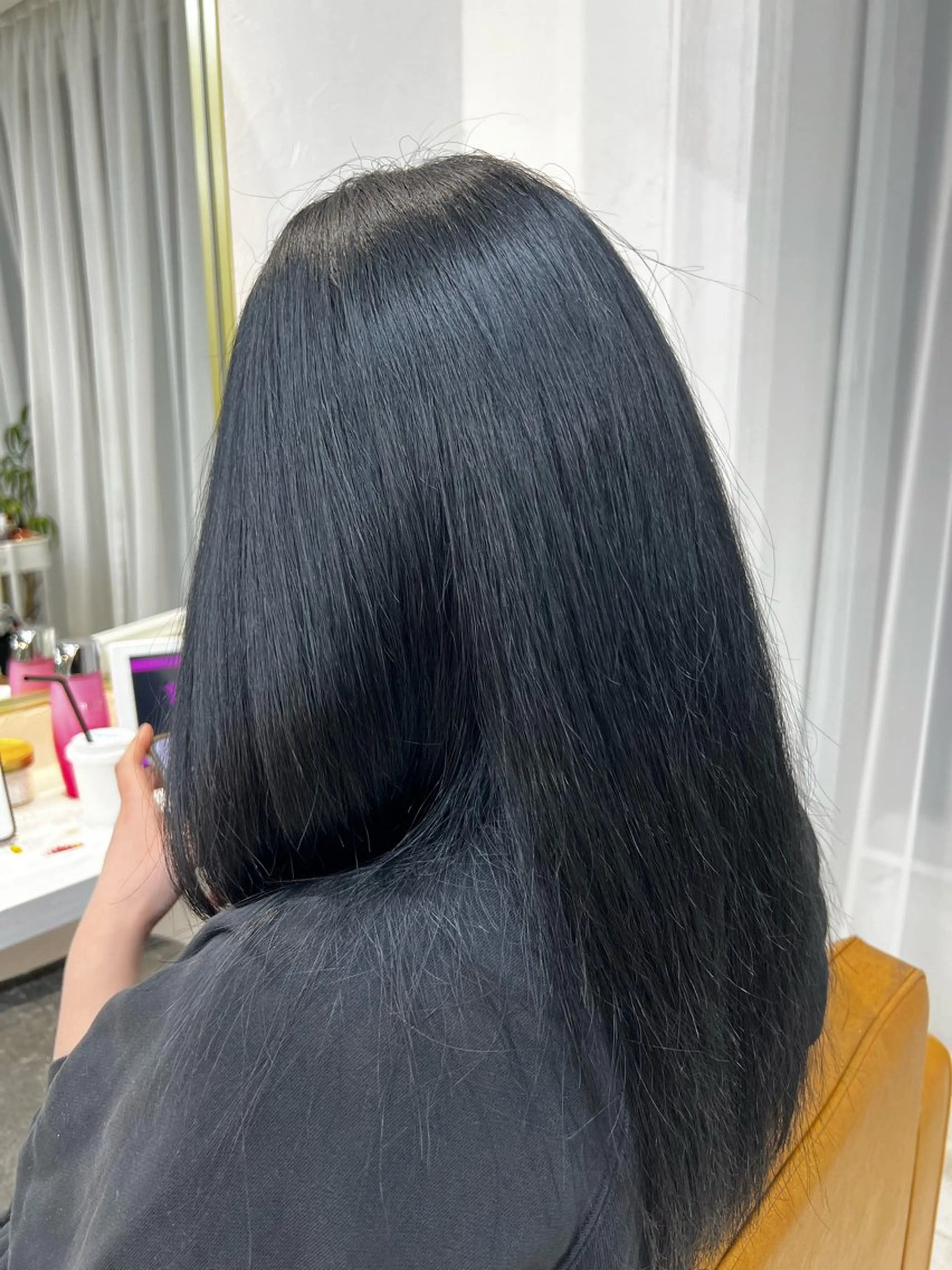 カラー 黒髪 ブルーカラー ブルーブラック 野原 大騎のヘアスタイル