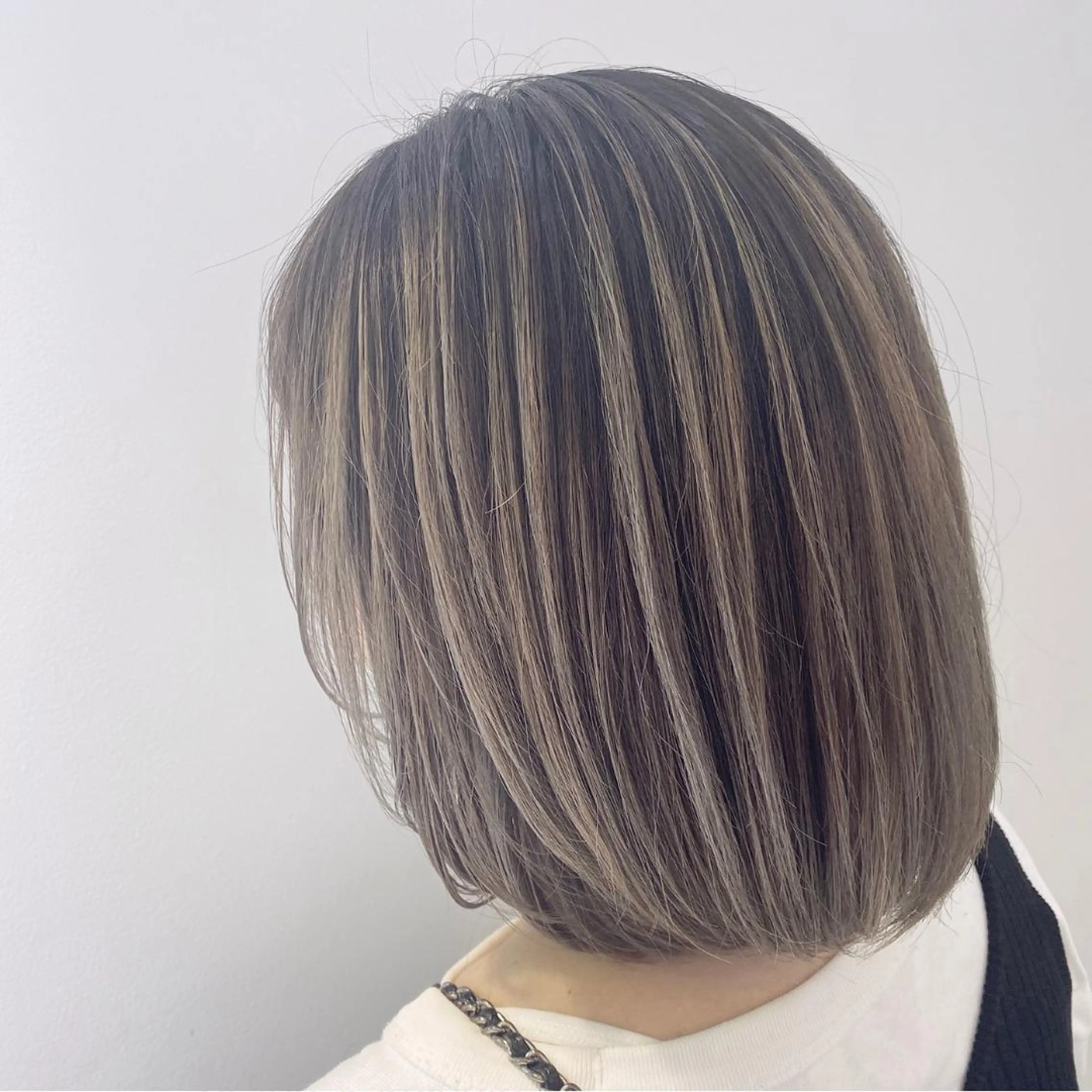 ミディアム カラー 渡邊 唯のヘアスタイル