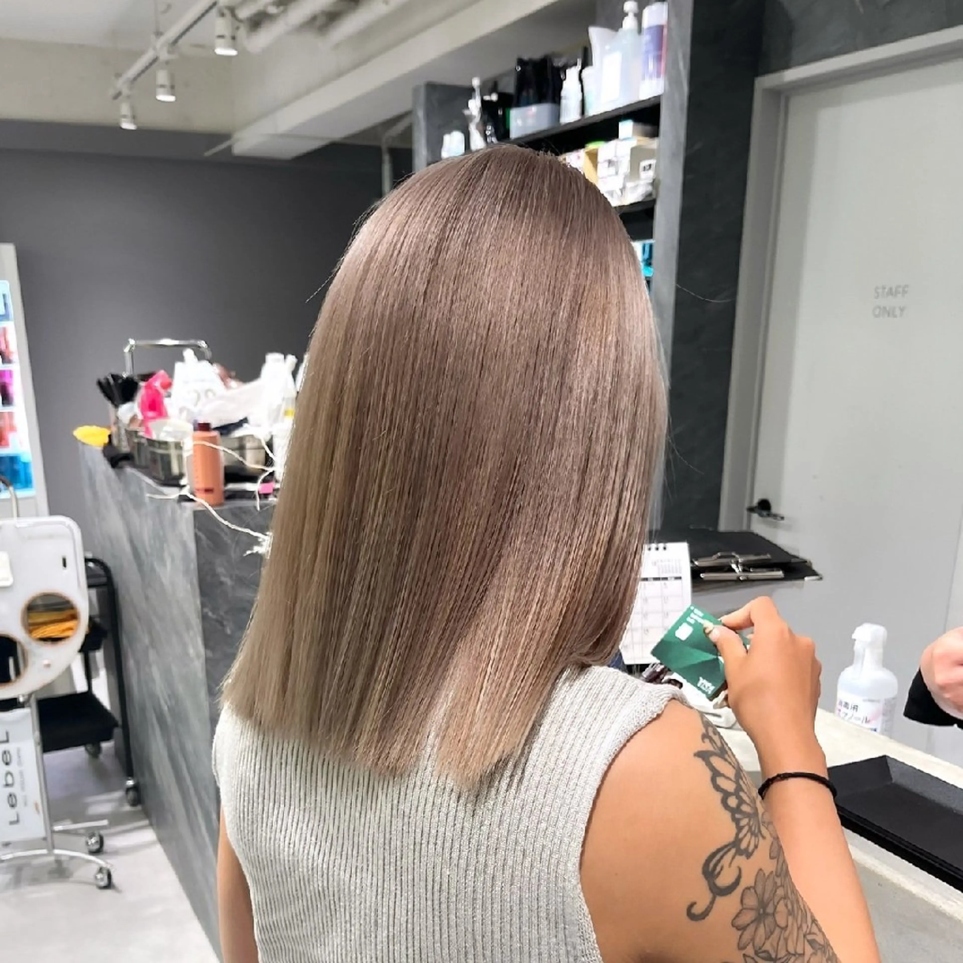 ミディアム ハイライト 髪質改善 韓国風ヘア レイヤーカット piLLon 心斎橋のヘアスタイル