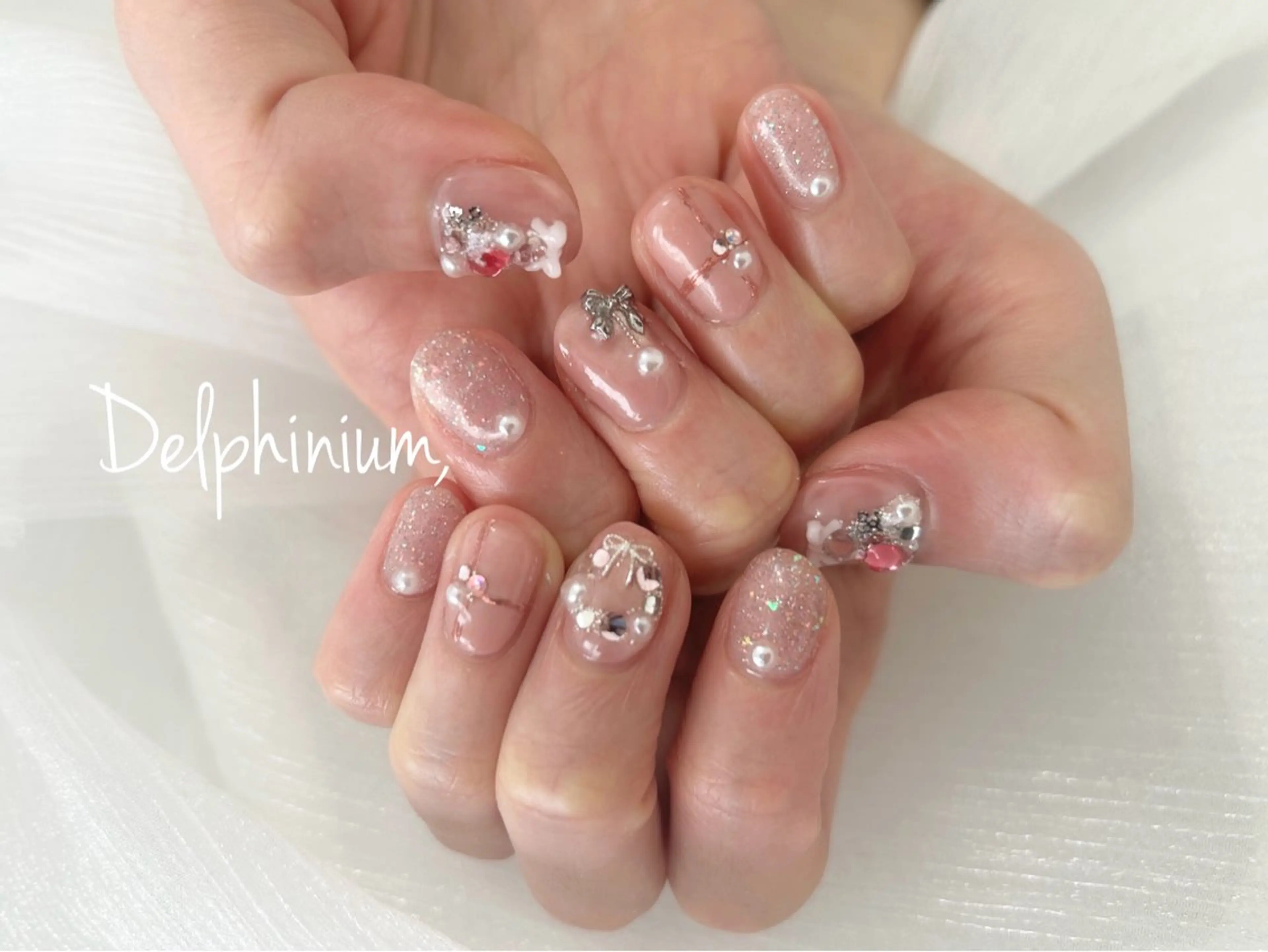 ネイル フラッシュネイル キラキラネイル ラメ(グリッター) ピンク 冬ネイル ハンドネイル 岡本 友恵のネイルデザイン