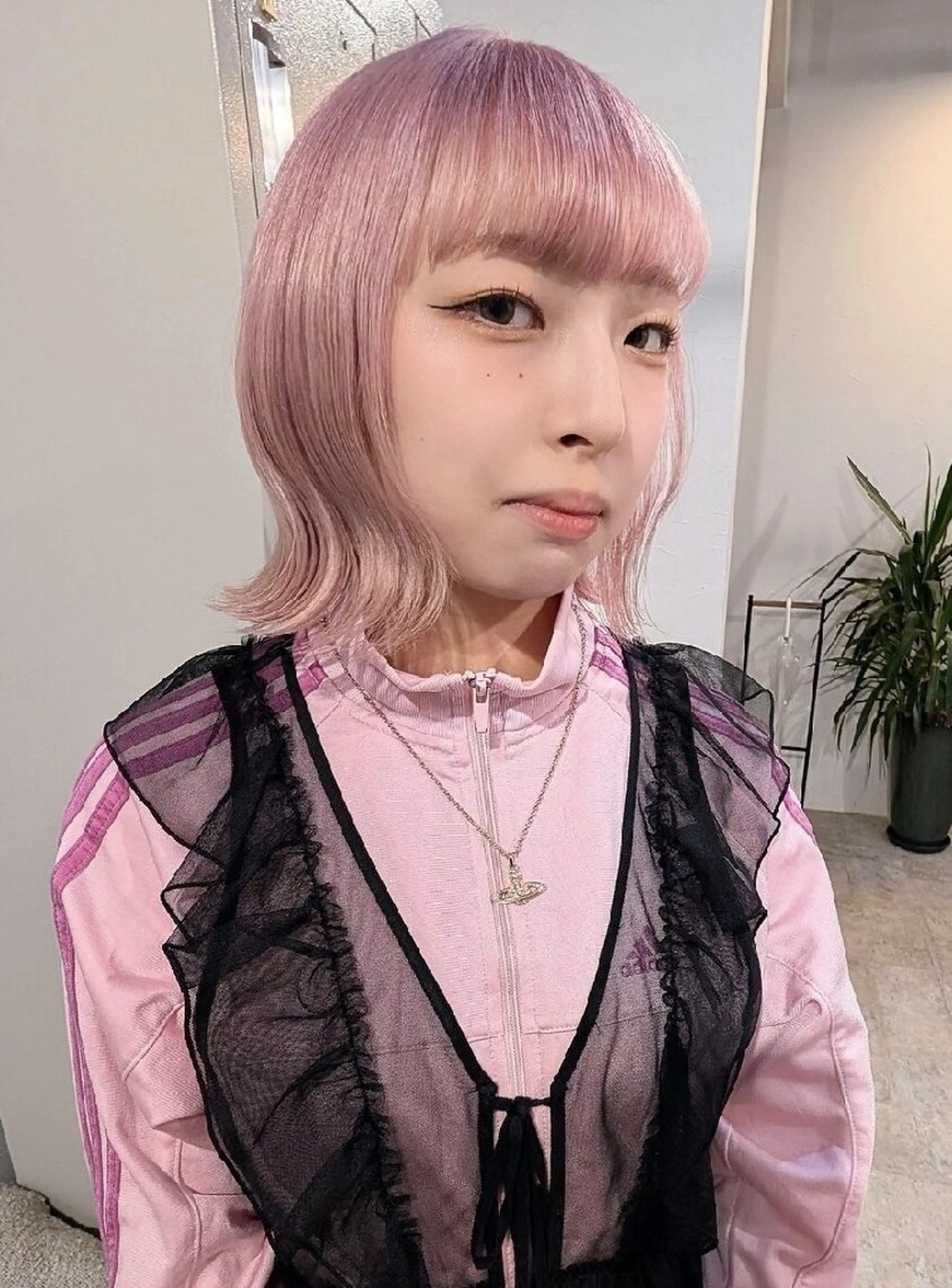 ミディアム カラー ブリーチ ダブルカラー グレージュ インナーカラー ブリーチなしカラー ヘアカラー mood 髪質改善 ダブルカラーのヘアスタイル