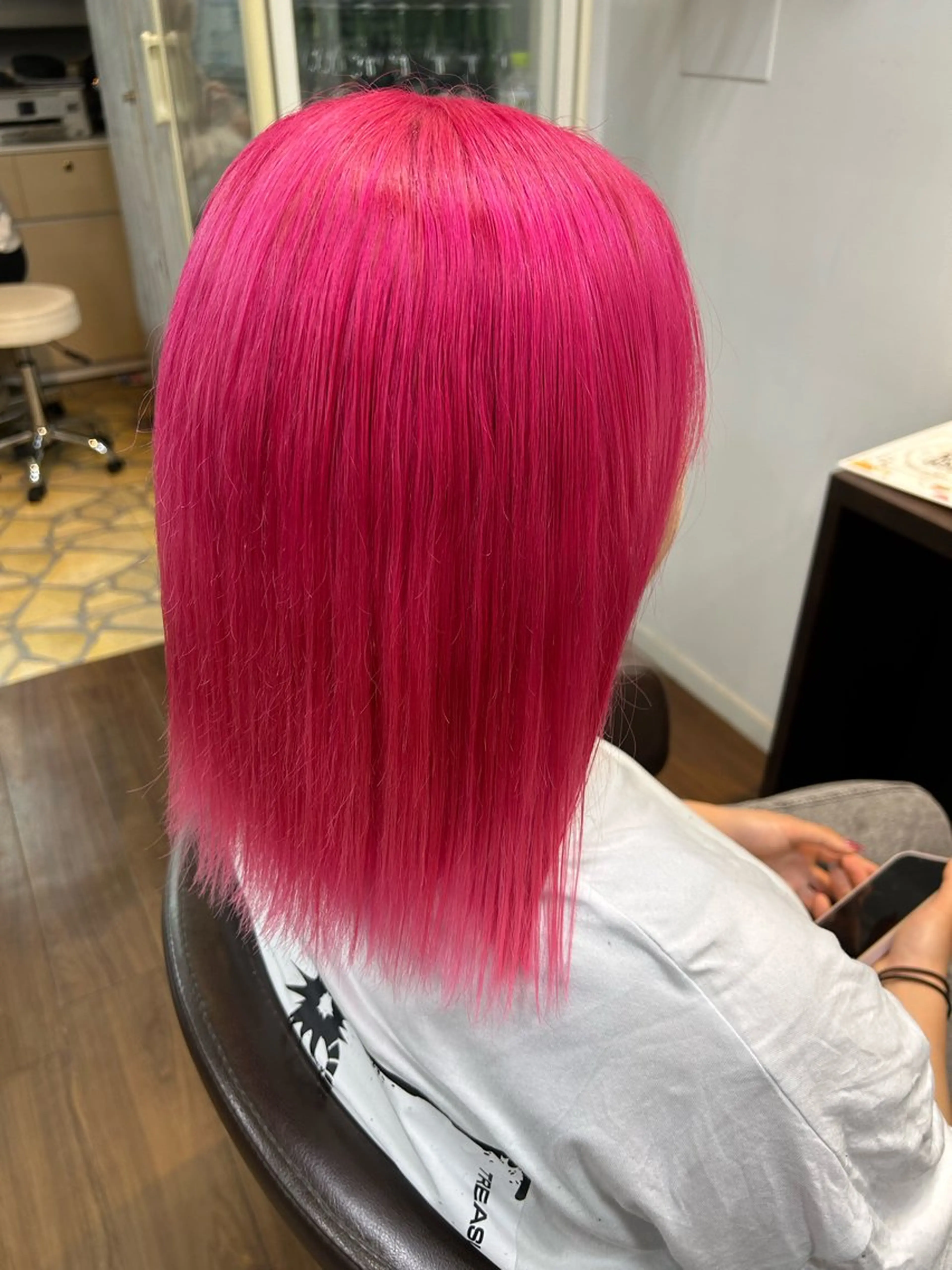 ミディアム カラー ブリーチ ピンクカラー カット ヘアカラー 今村公介 ブリーチ特化、派手髪のヘアスタイル