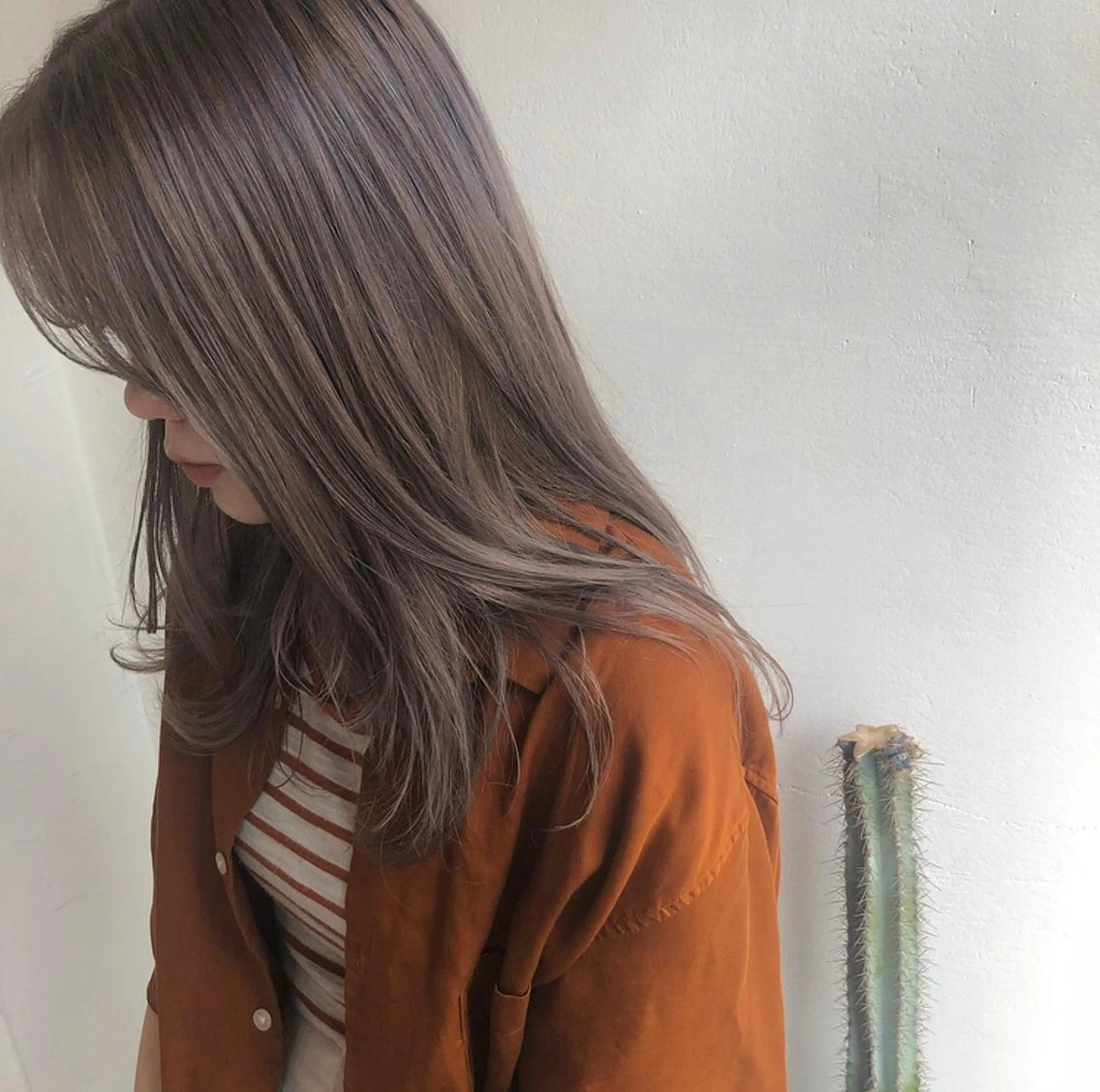 ロング カラー ベージュカラー ブリーチ ラベンダーカラー ラベンダーベージュ ボブ/ミディアム RIONAのヘアスタイル