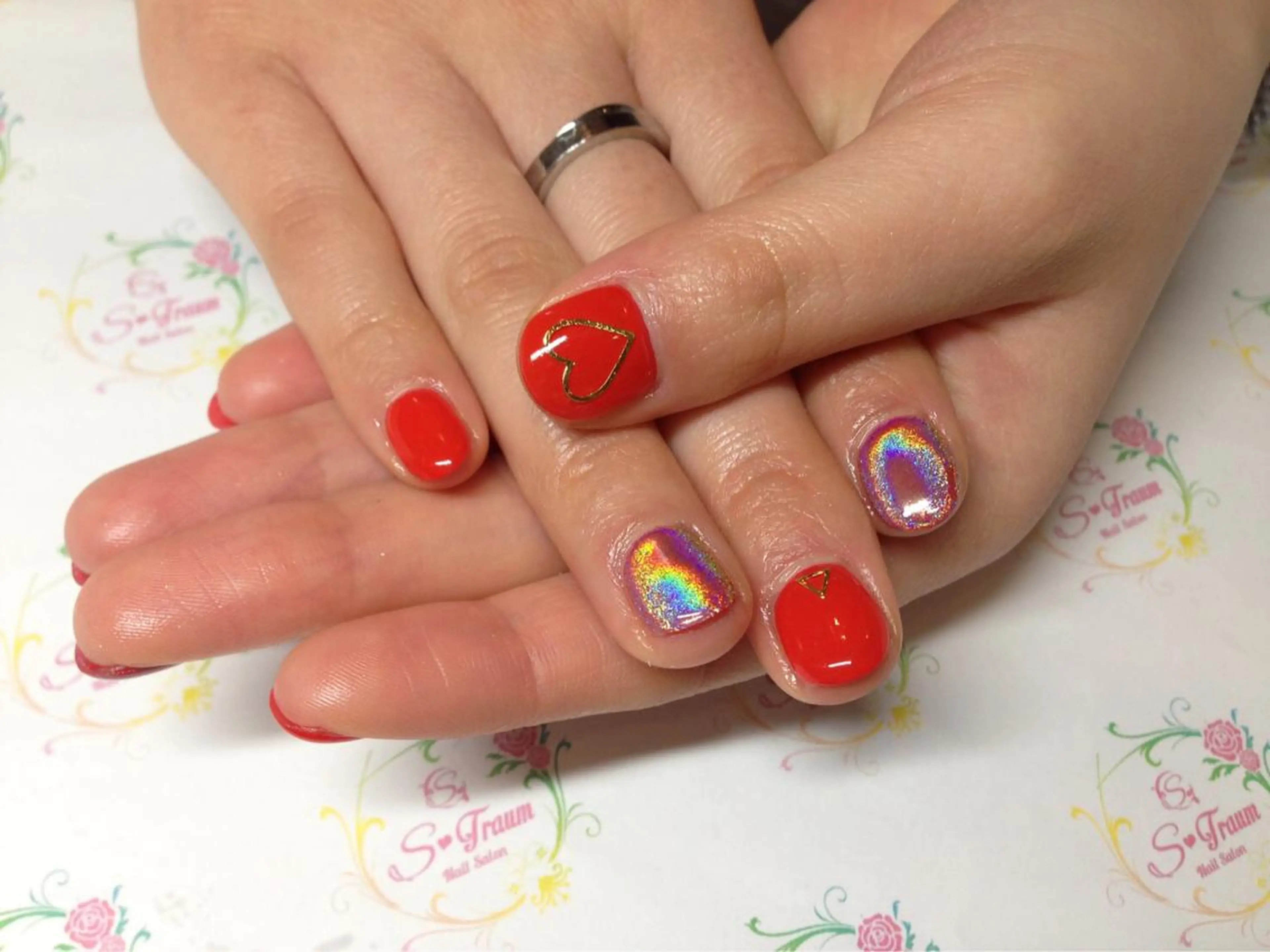 ネイル ハート ミラーネイル Nail Salon S-Traumのネイルデザイン