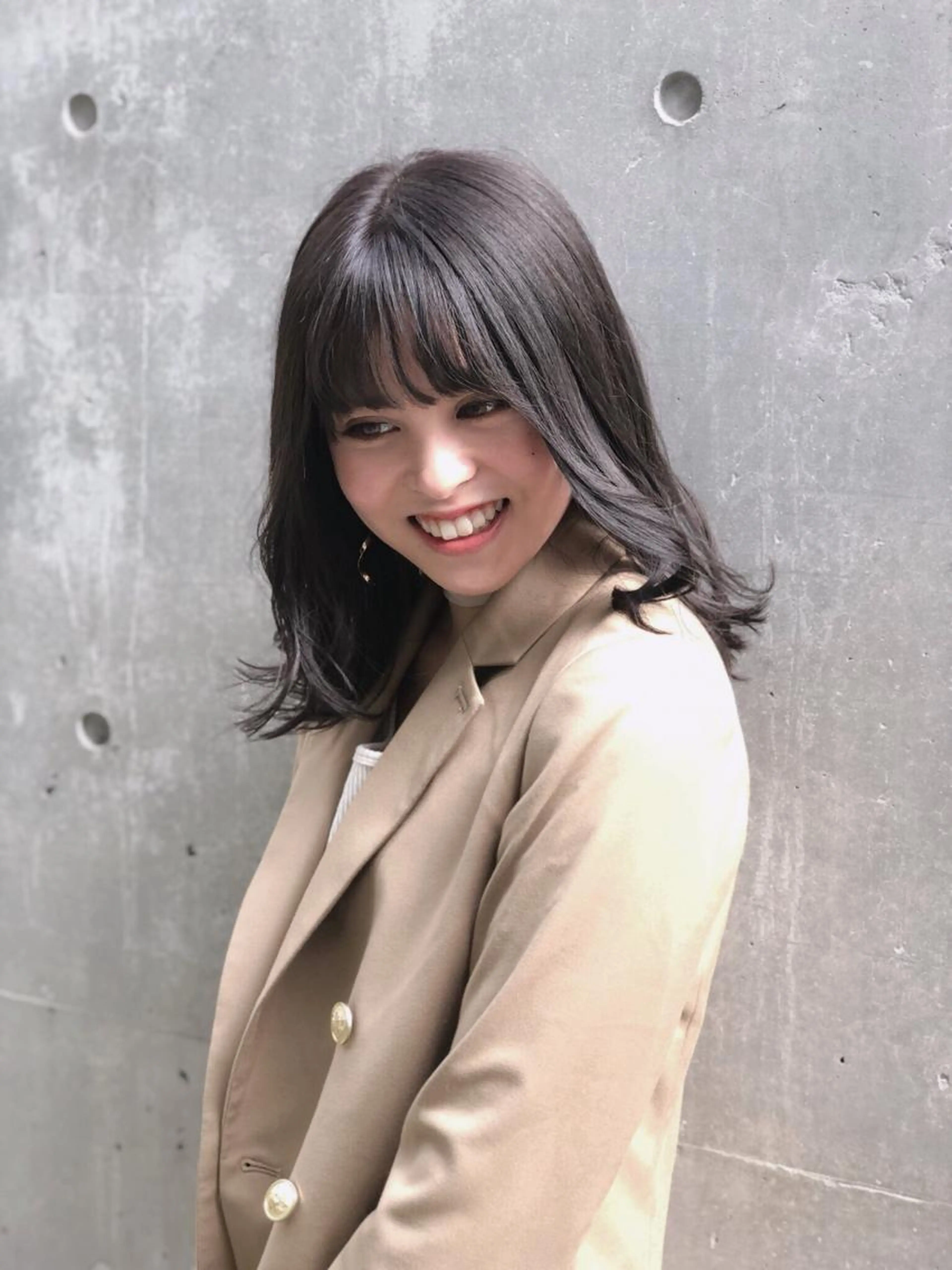 顔周り可愛く前髪カットの写真