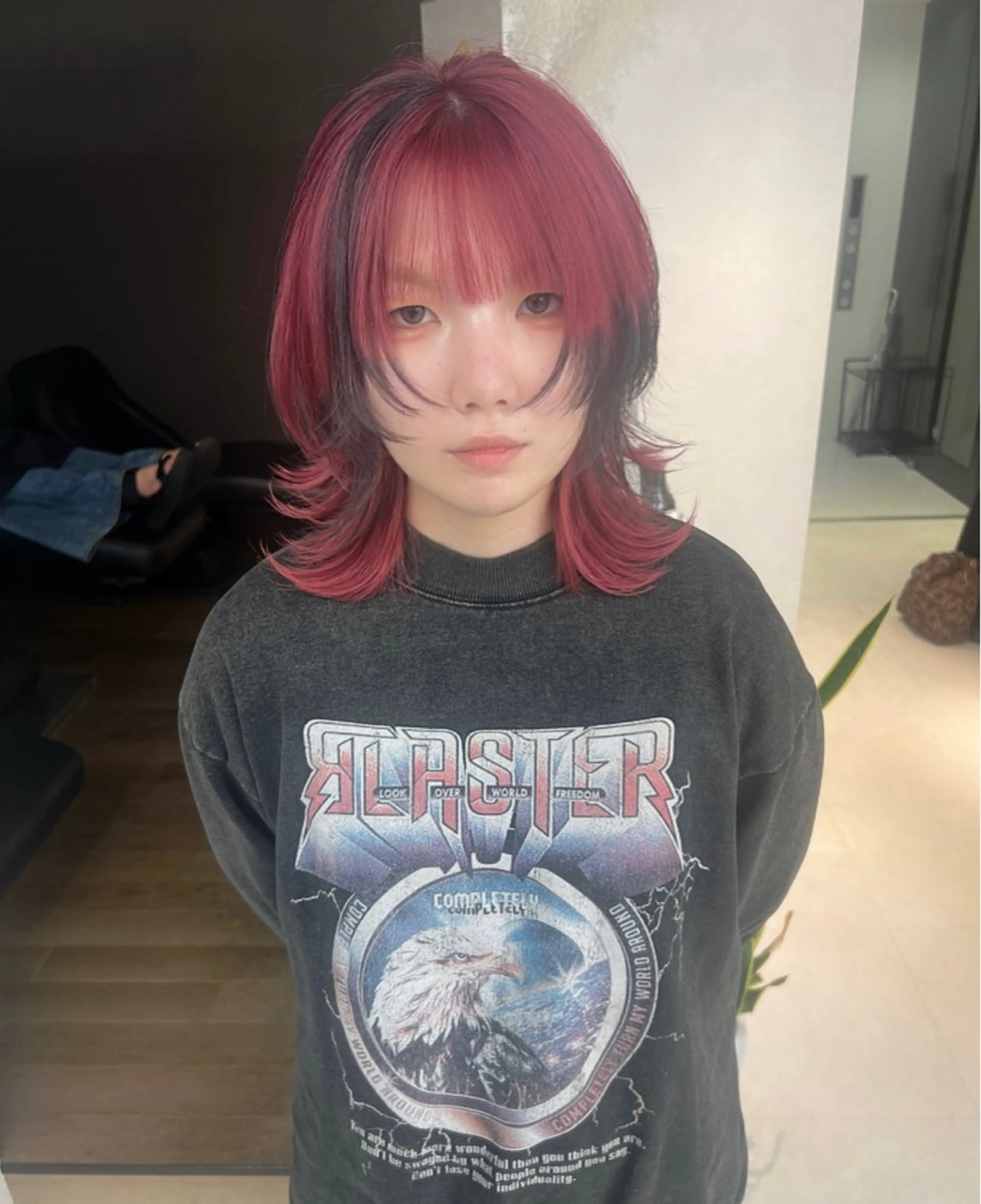 ミディアム ブリーチ/ウルフ ハッシュカット/石山のヘアスタイル