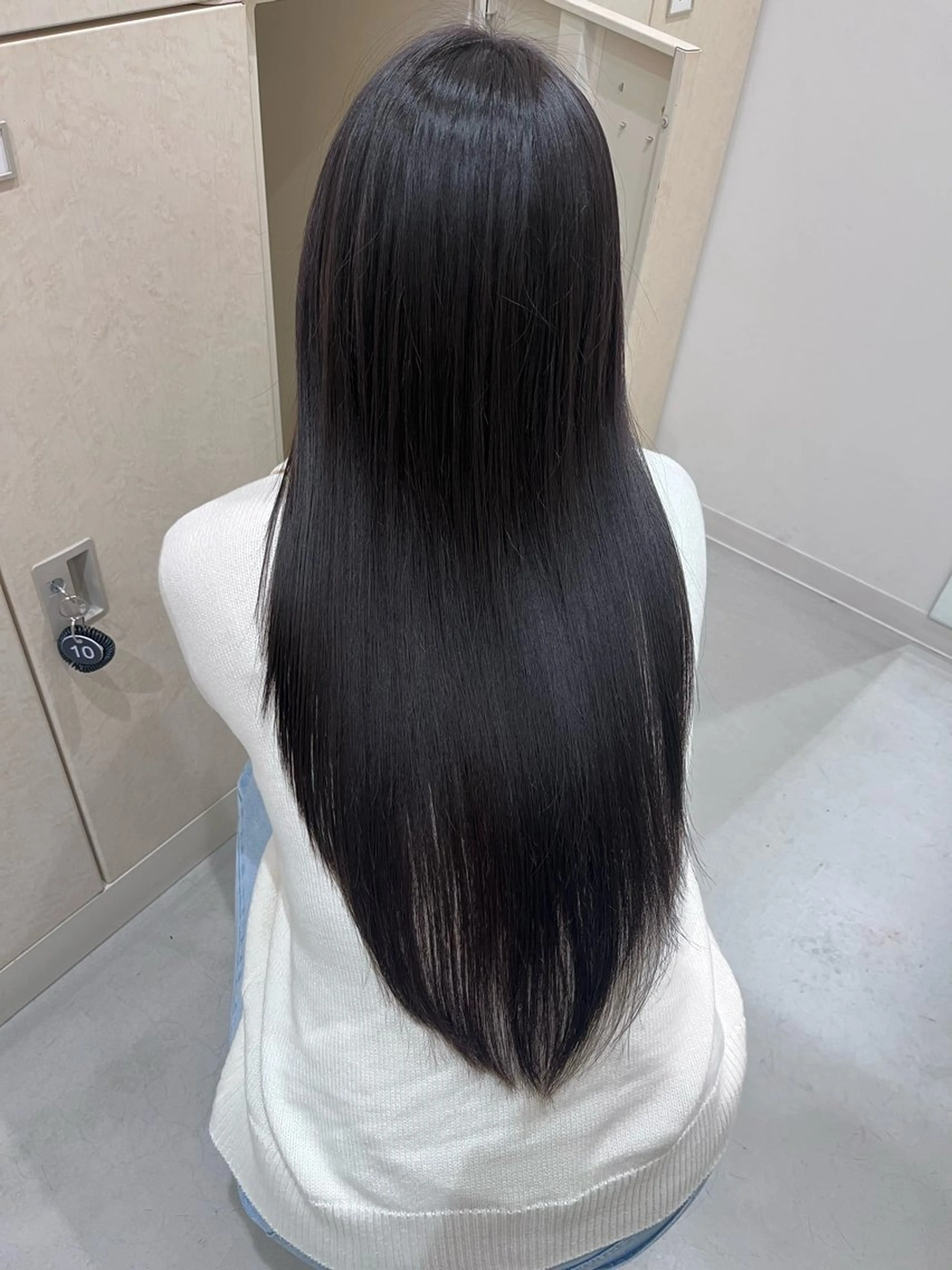 ロング カット 縮毛矯正 トリートメント 透明感カラー🫧🌈 似合わせカット✂︎のヘアスタイル