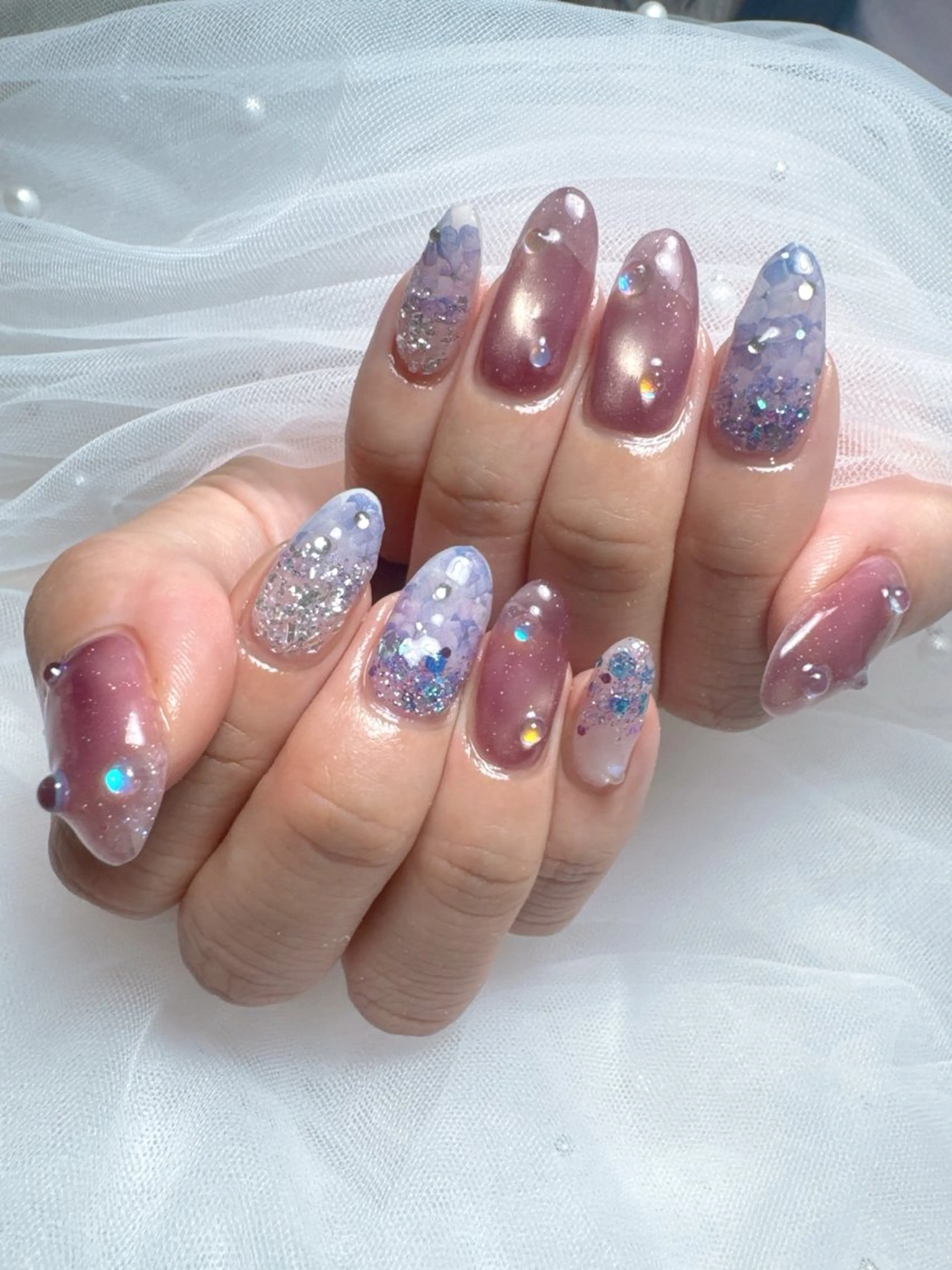 ネイル フレンチネイル ガラスフレンチ キラキラネイル 韓国ネイル 持ち込み ハンドネイル Queeens nailのネイルデザイン