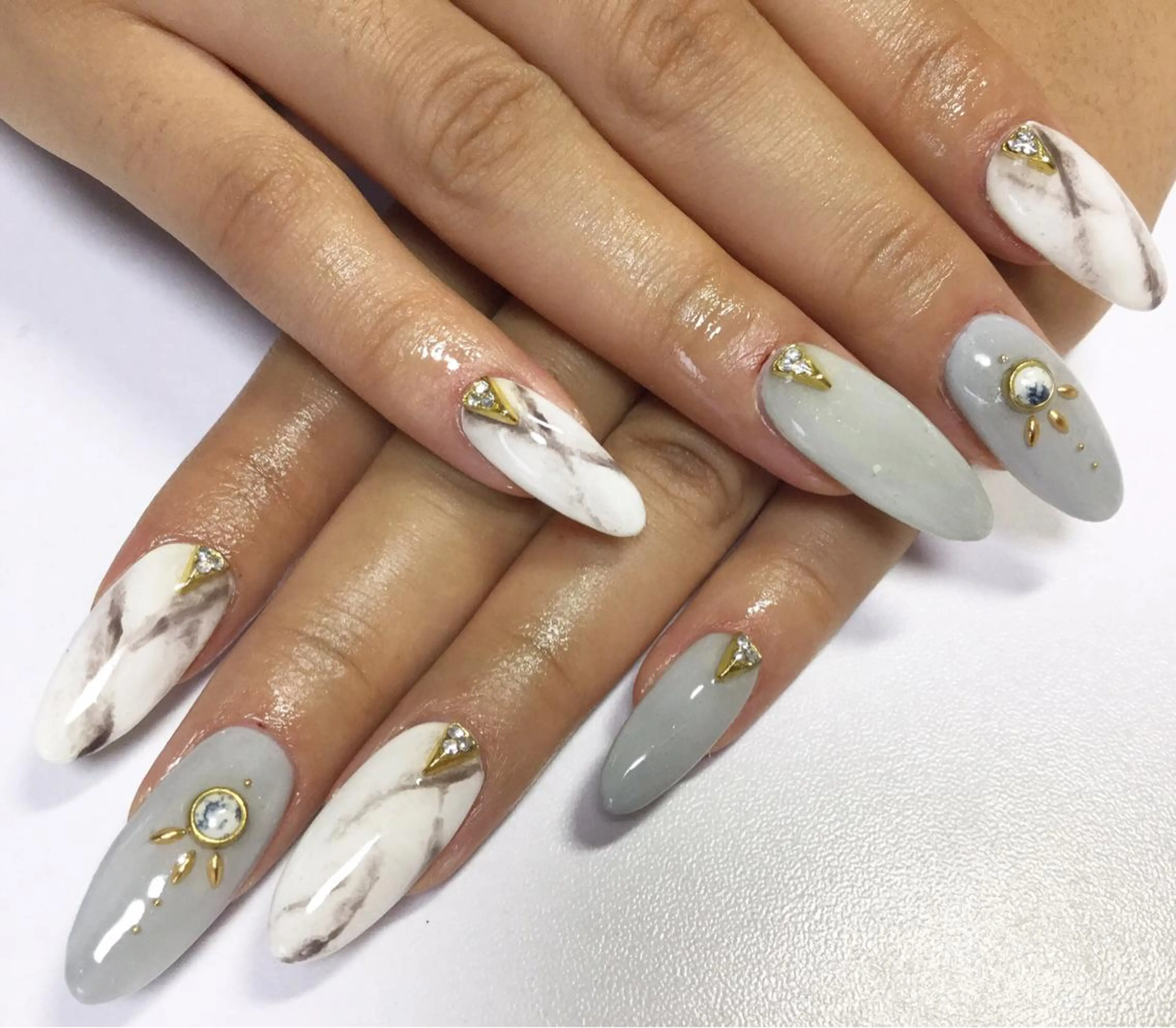 ロング ネイル Megumi Nailのネイルデザイン