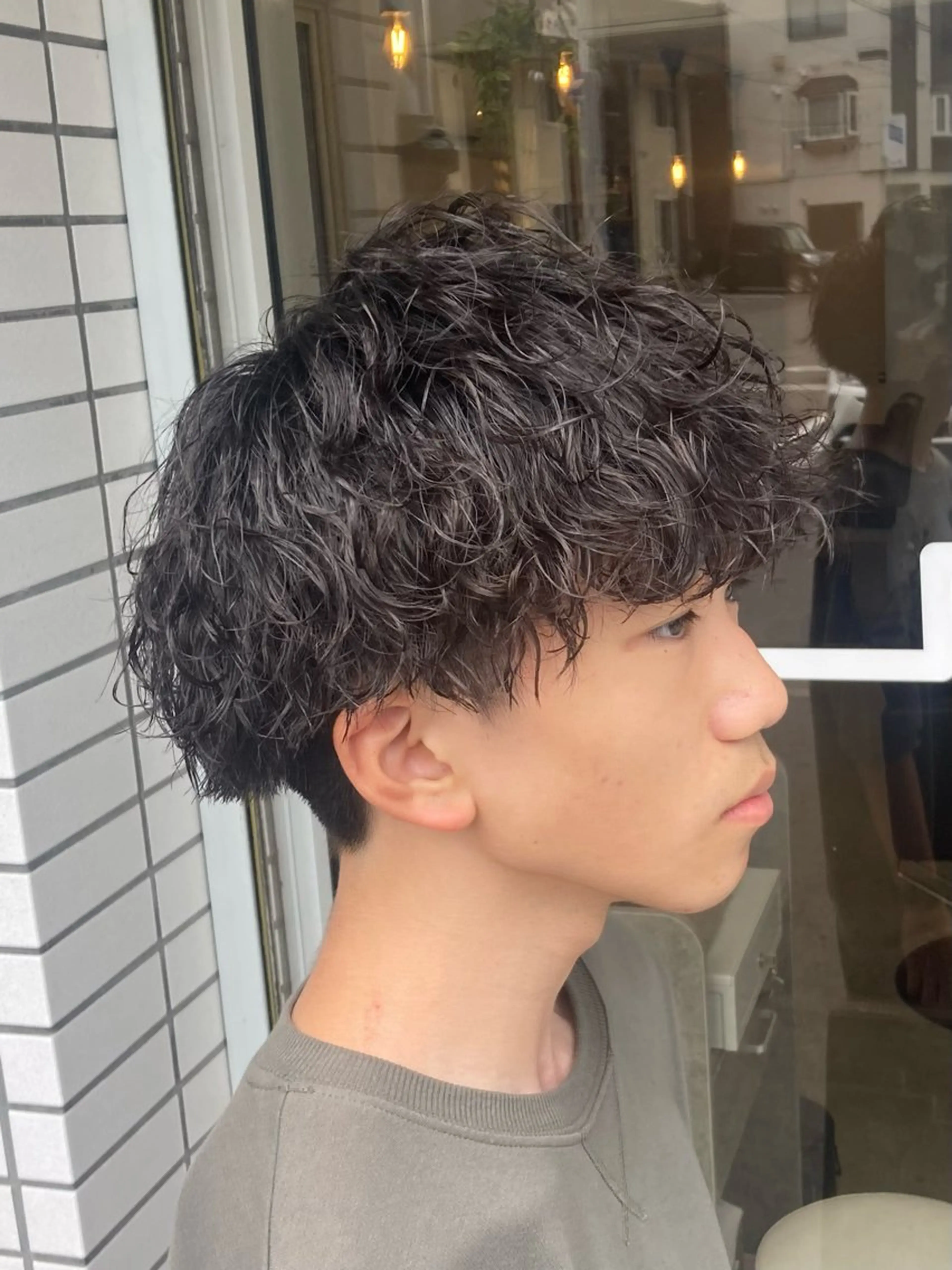 ミディアム パーマ メンズ ミディアムパーマ メンズパーマ 波巻きパーマ 深堀 勇弥のヘアスタイル