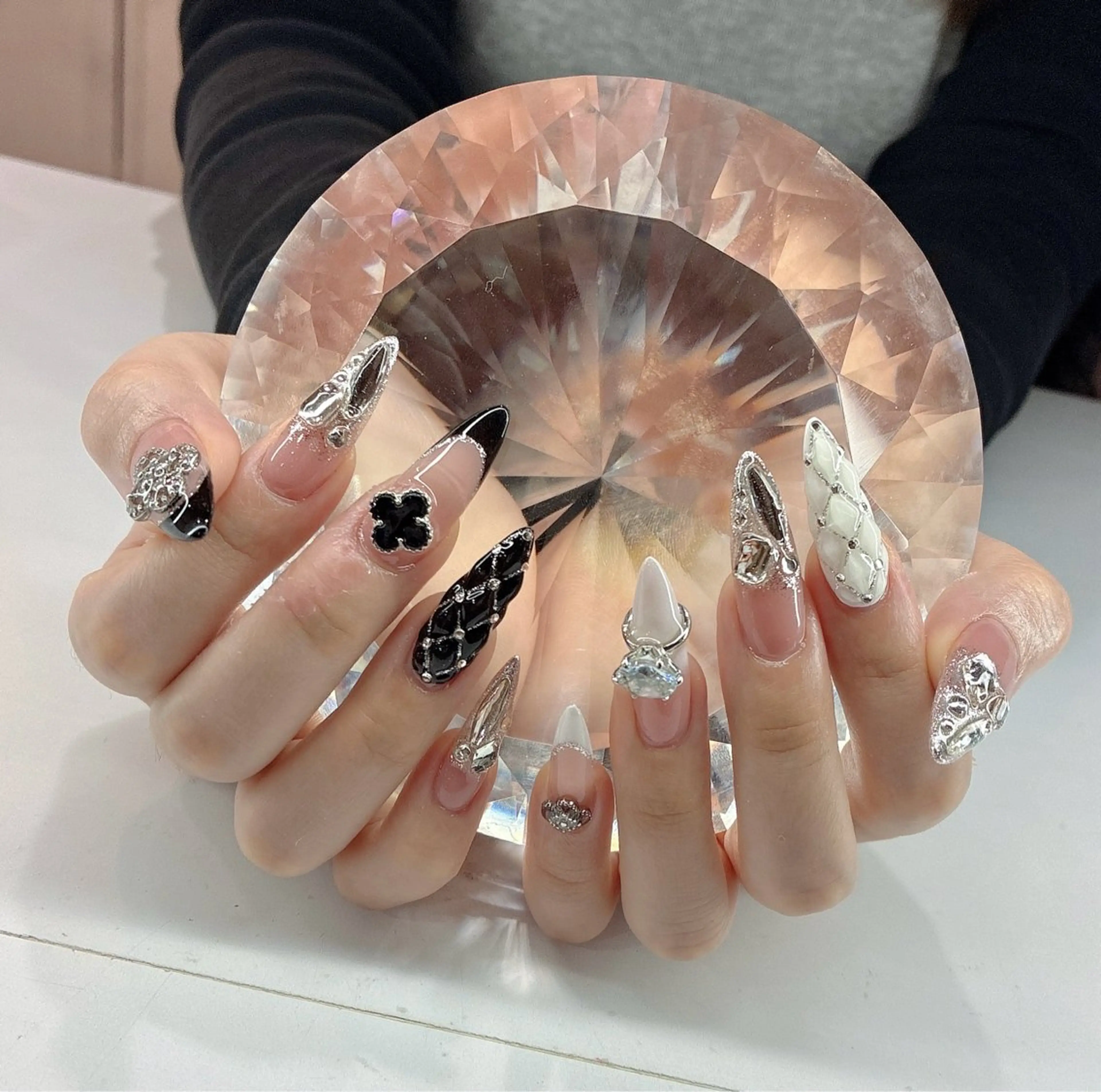 ネイル LoaChaton kaeのネイルデザイン