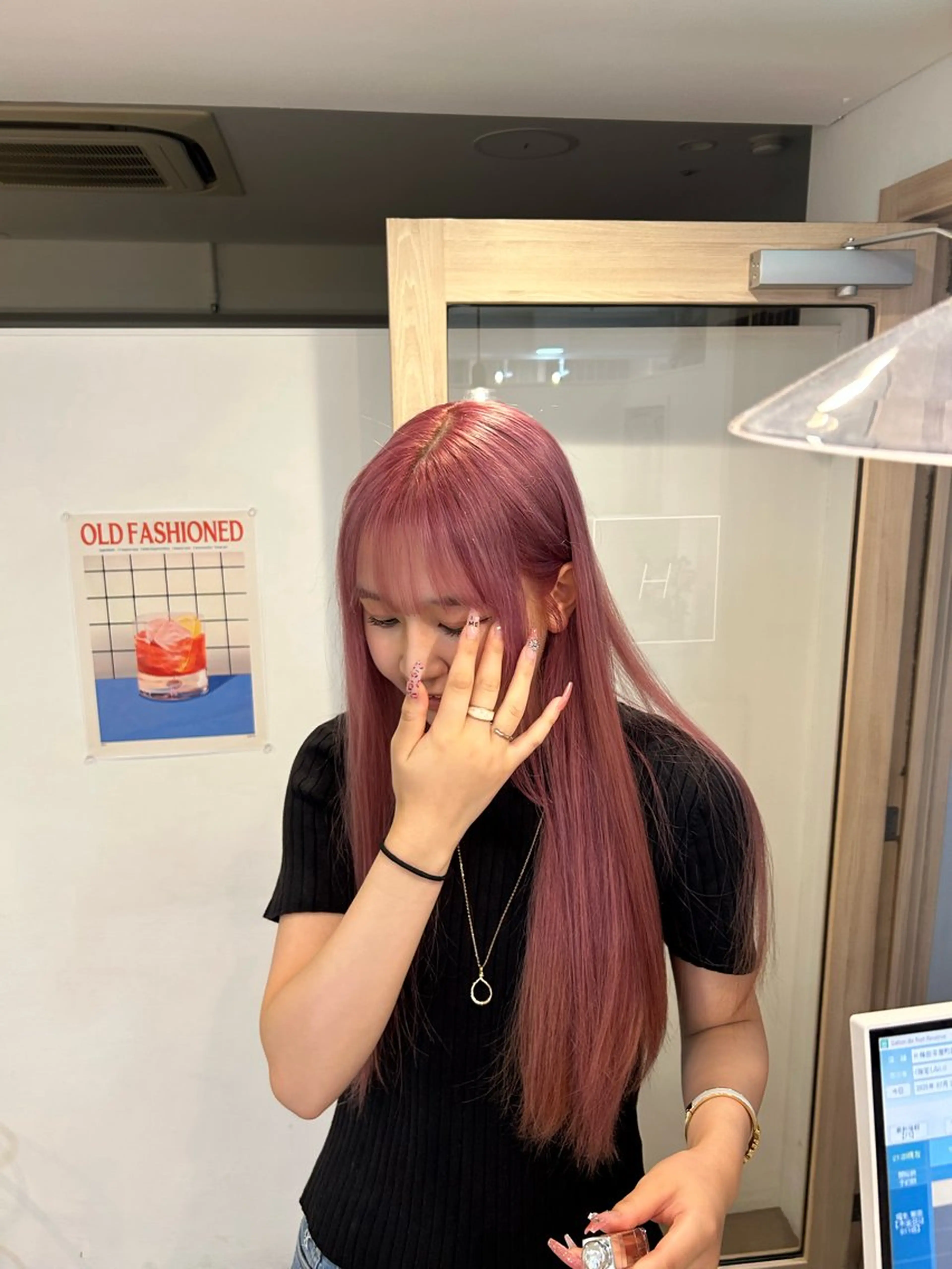 ロング 伊澤 紗弥のヘアスタイル