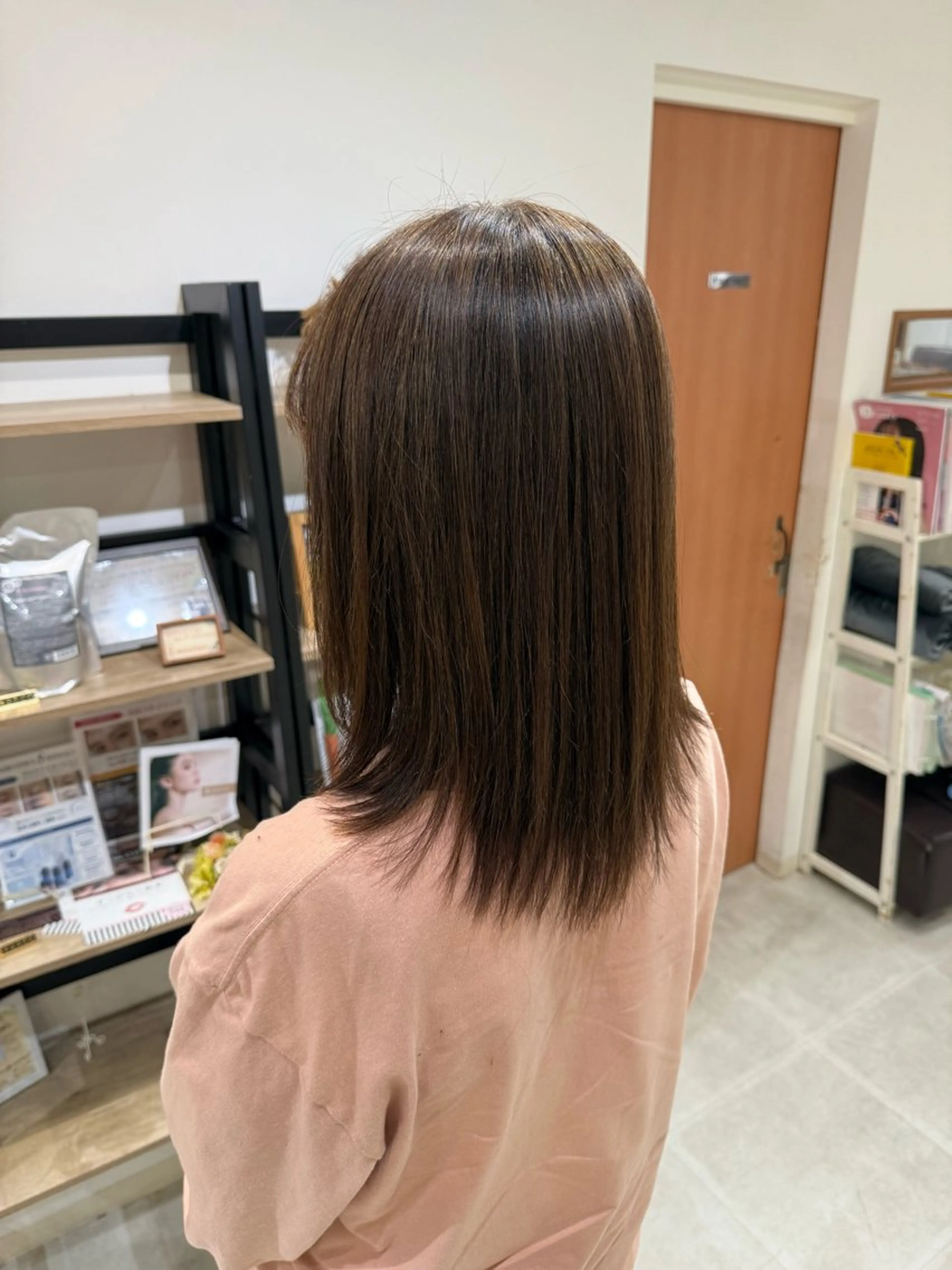 ミディアム 島 歩那のヘアスタイル