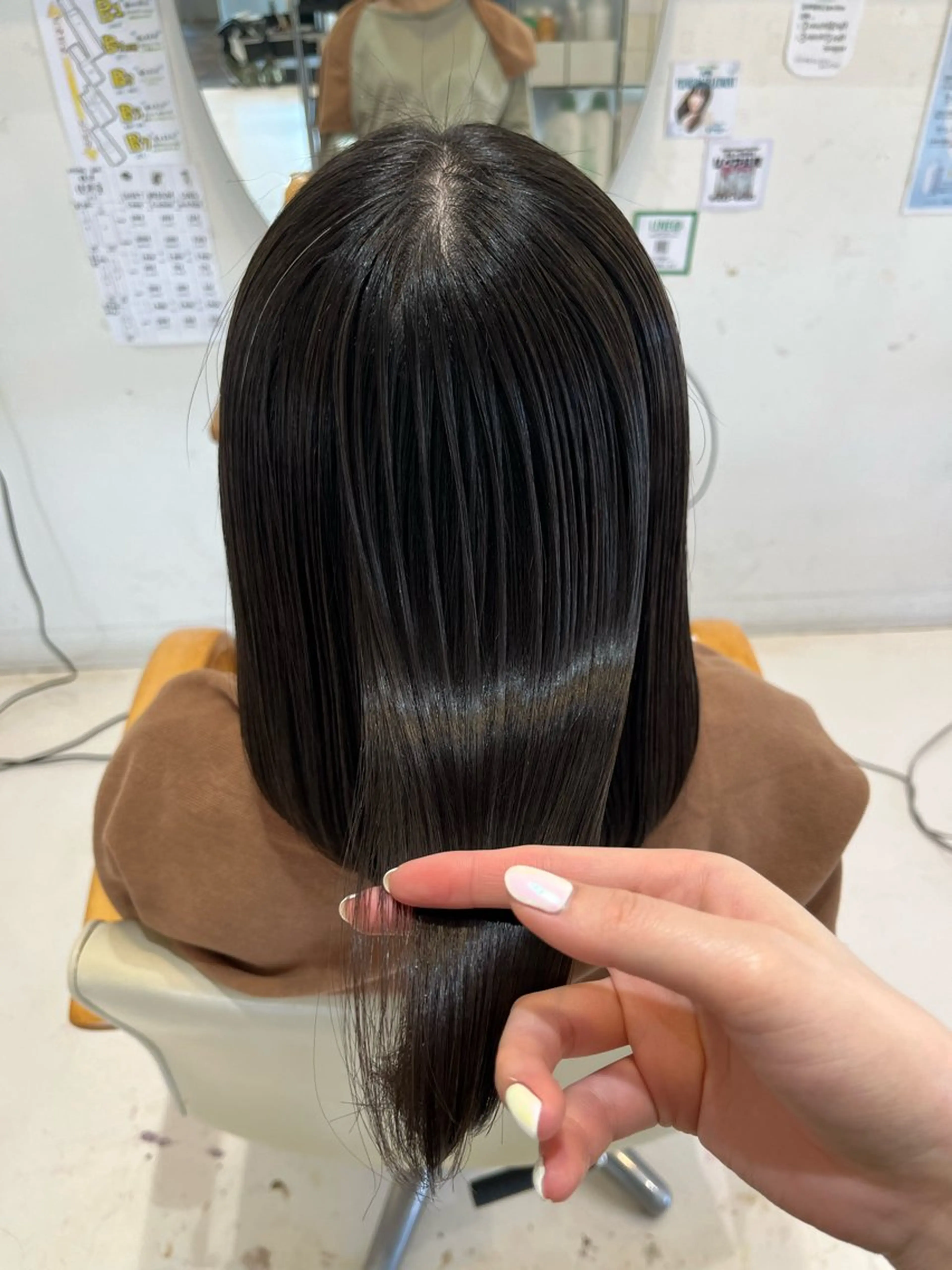 ミディアム 髪質改善 トリートメント 縮毛矯正 トリートメント 野村 奈里亜のヘアスタイル