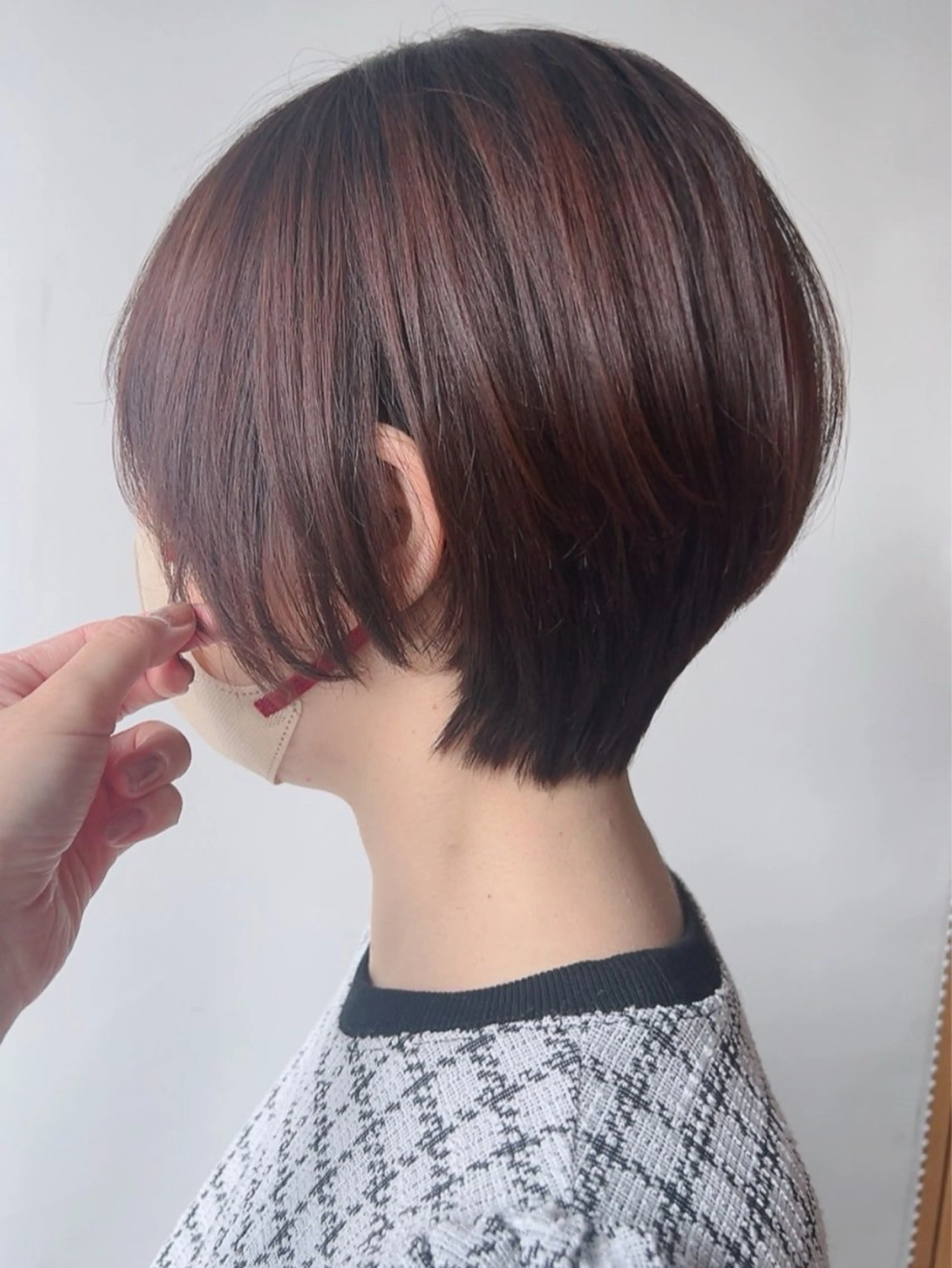 ショート ショートヘア 松岡彩華 ボブ /グレージュのヘアスタイル