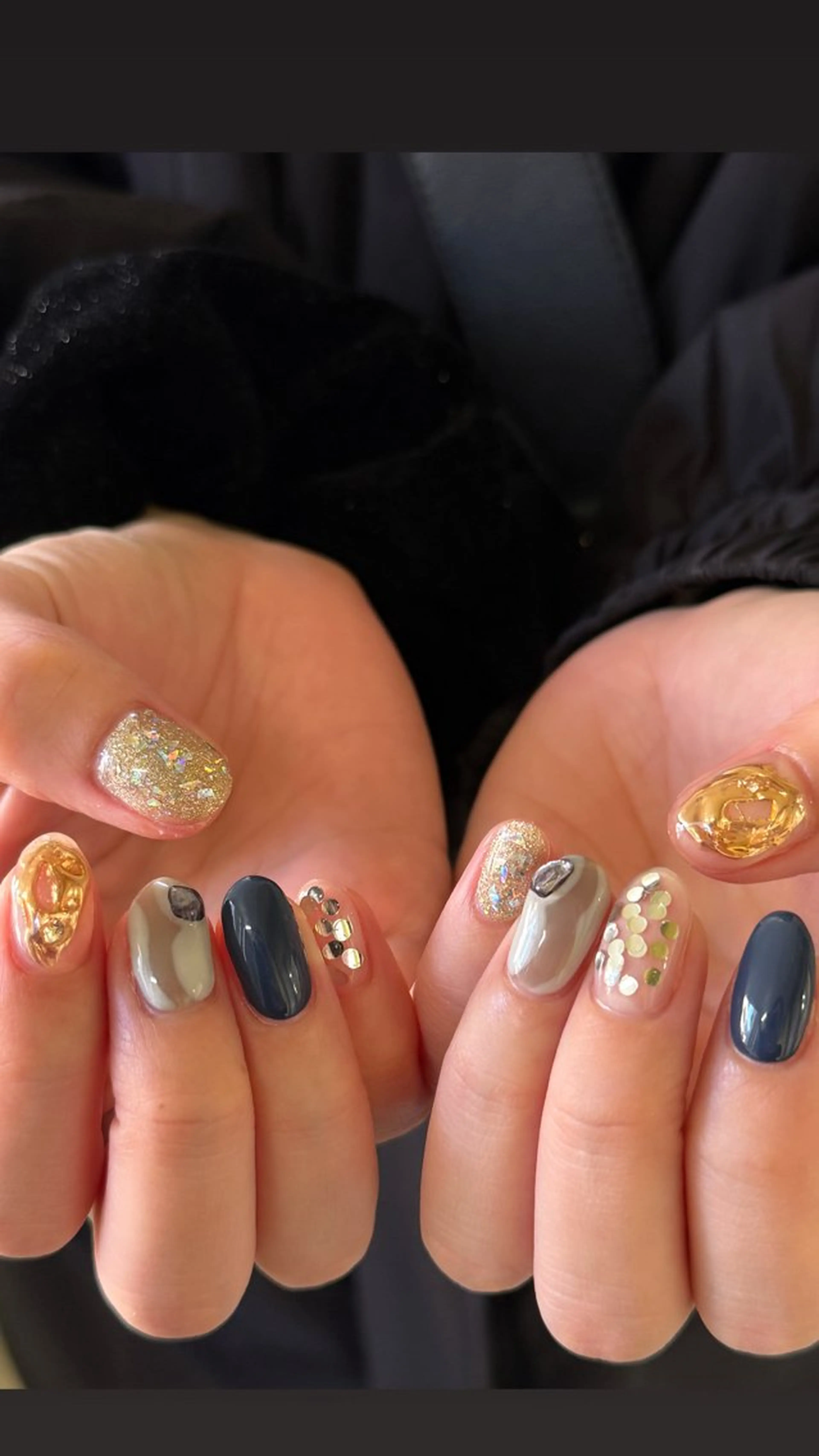 ネイル アートネイル キラキラネイル ネイビー ストーンネイル Ihoji Hotaruのネイルデザイン