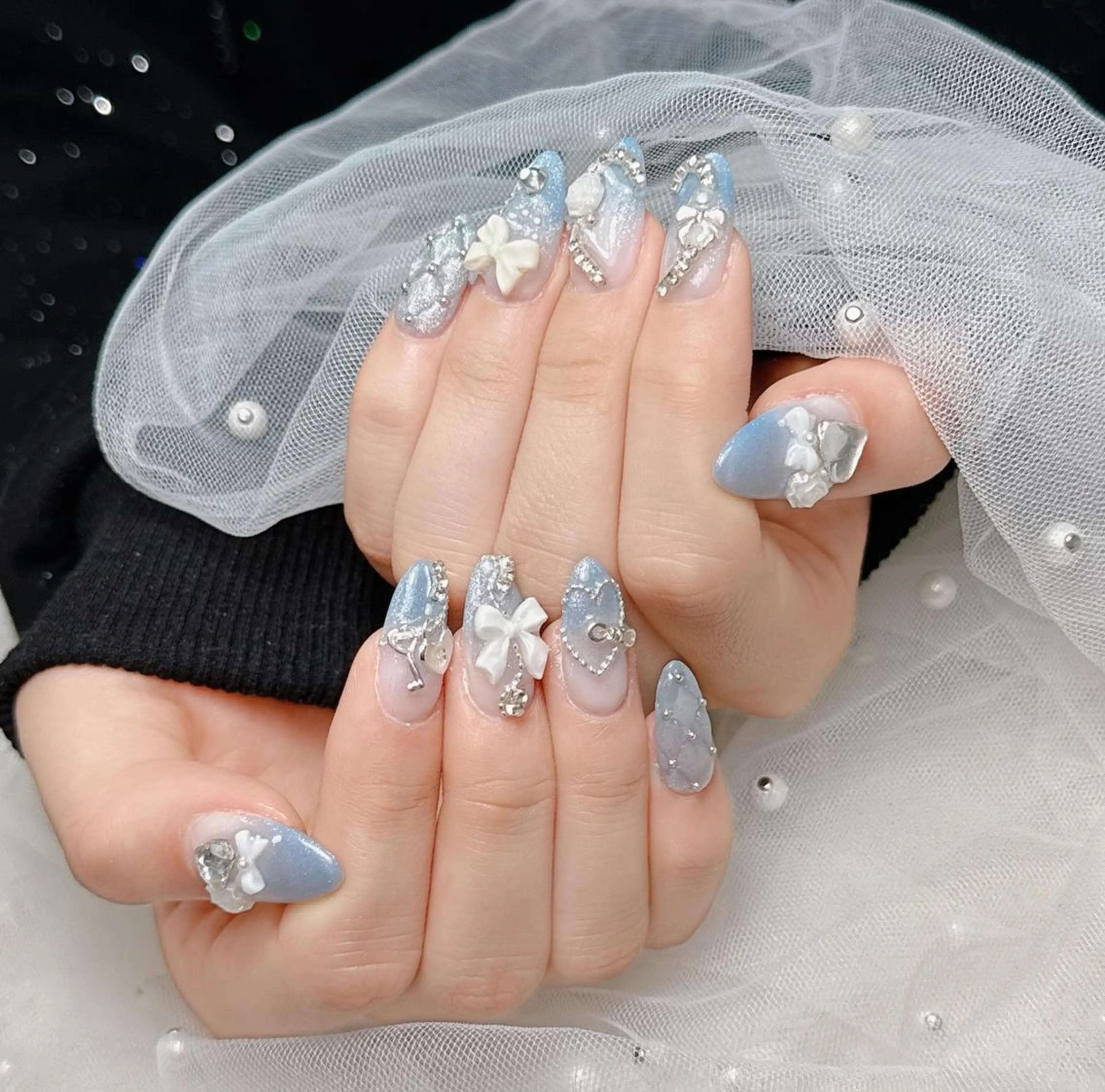 ロング カラー ベージュカラー グラデーションカラー ピンクカラー 韓国風ヘア ハンドネイル Bling Salonのネイルデザイン