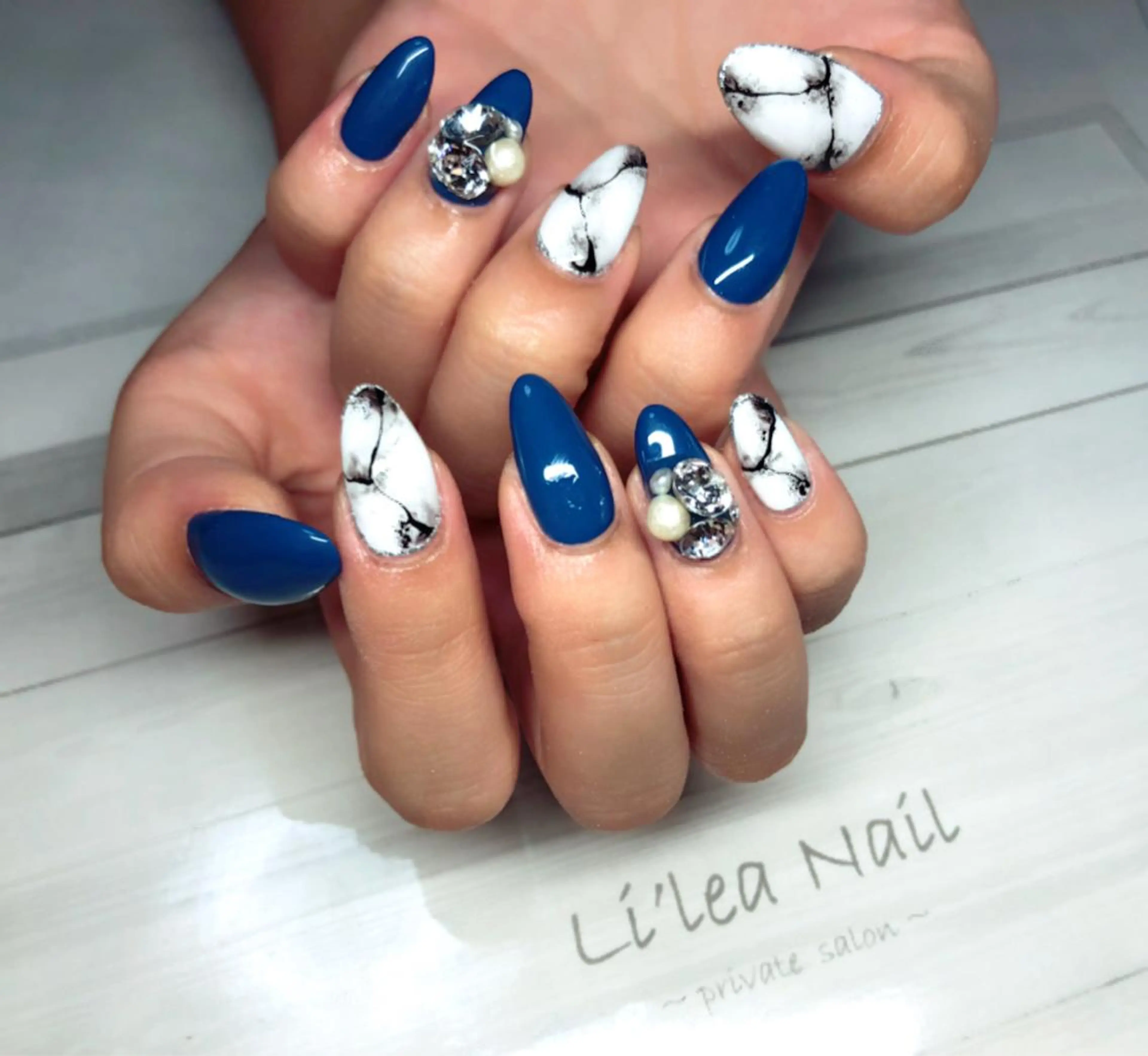 ネイル Li'leaNail AINAのネイルデザイン