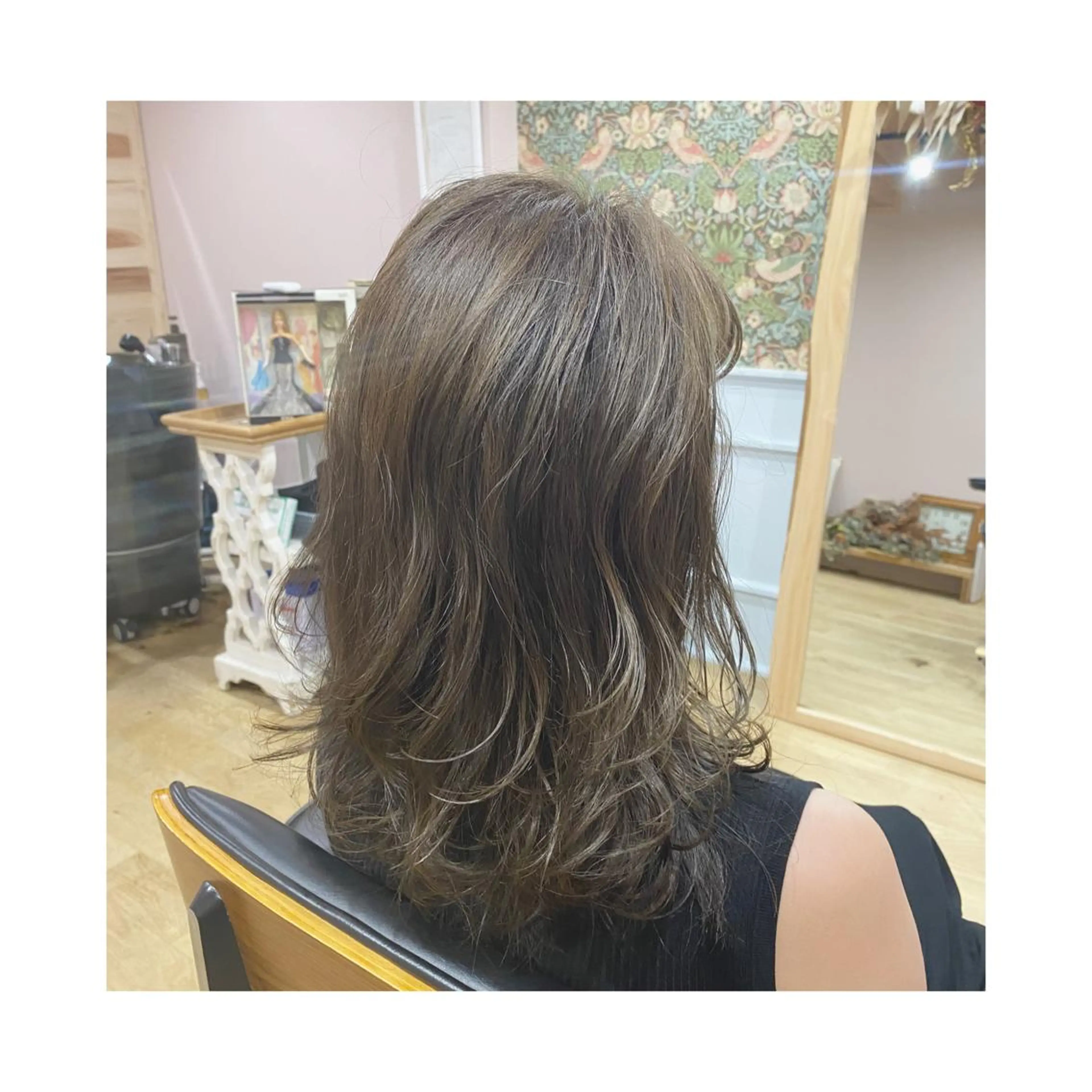 セミロング カラー MaaR所属・Asuka Mabuchiのヘアスタイル