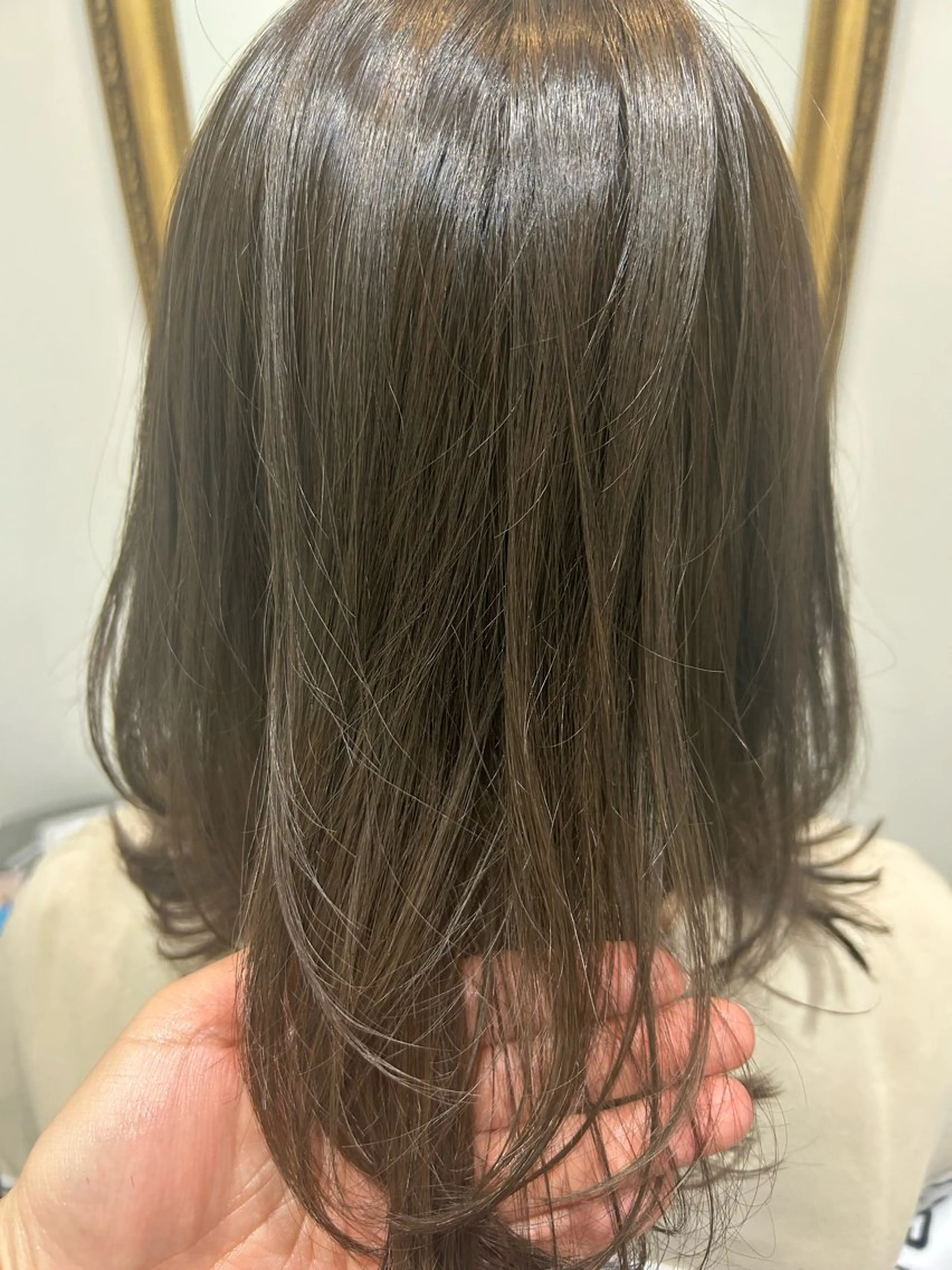 セミロング カラー カット ヘアカラー LOUVRE【ルーブル】所属・柴田 久美子のヘアスタイル