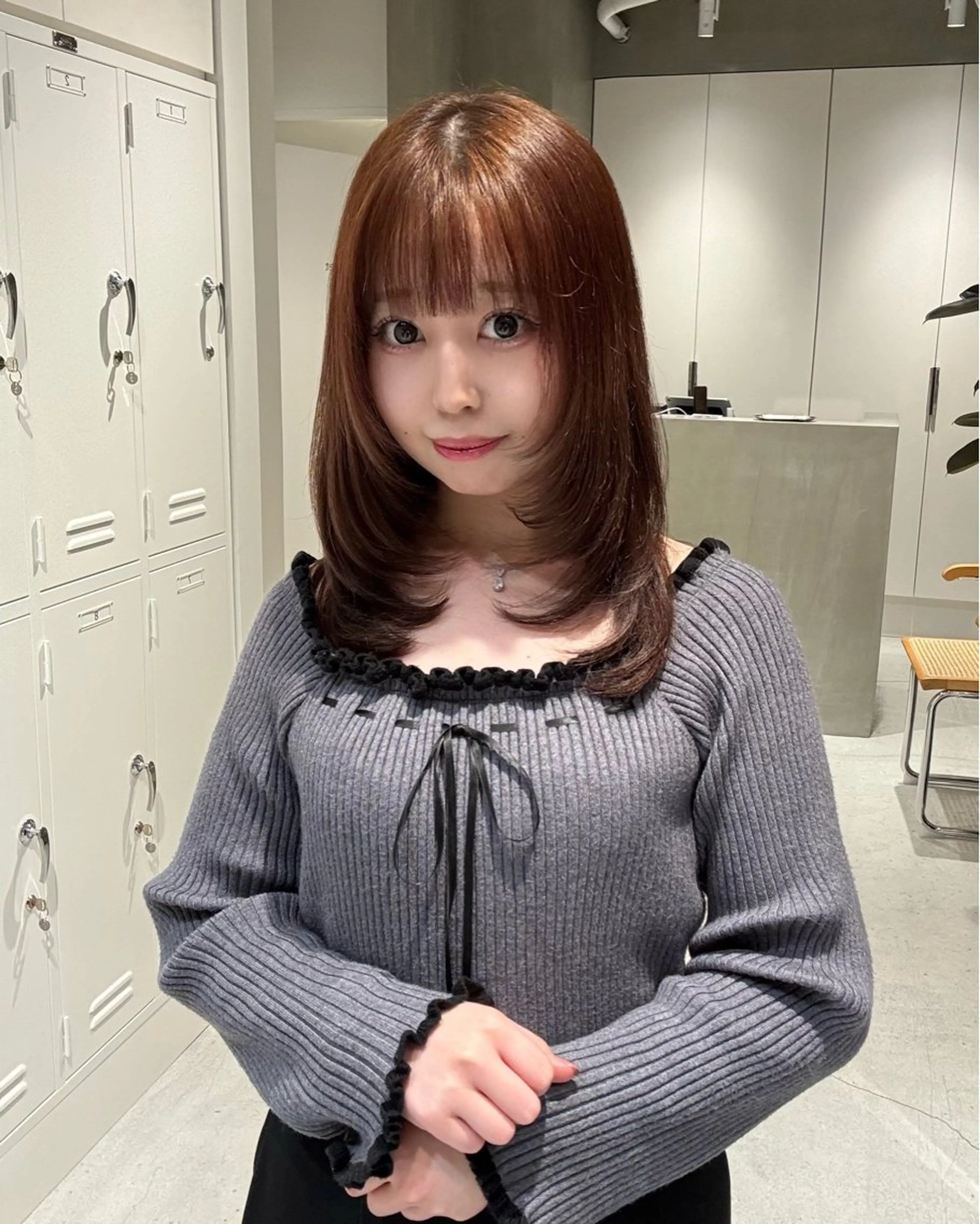 カラー 塔尾 真那のヘアスタイル