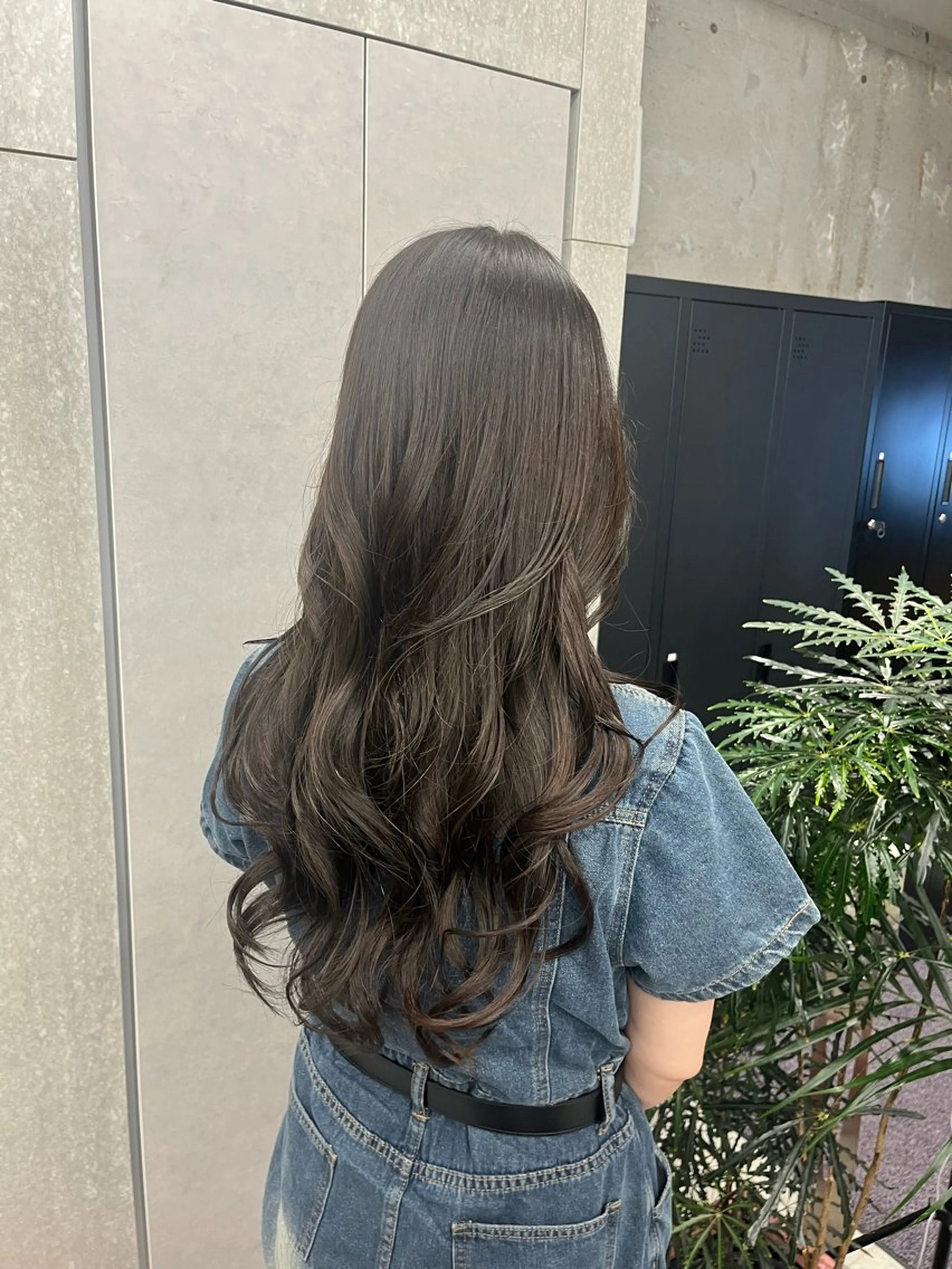 ロング カラー 透明感カラー グレージュ オリーブグレージュ オリーブグレー Natsuka /メンズスタイリストのヘアスタイル