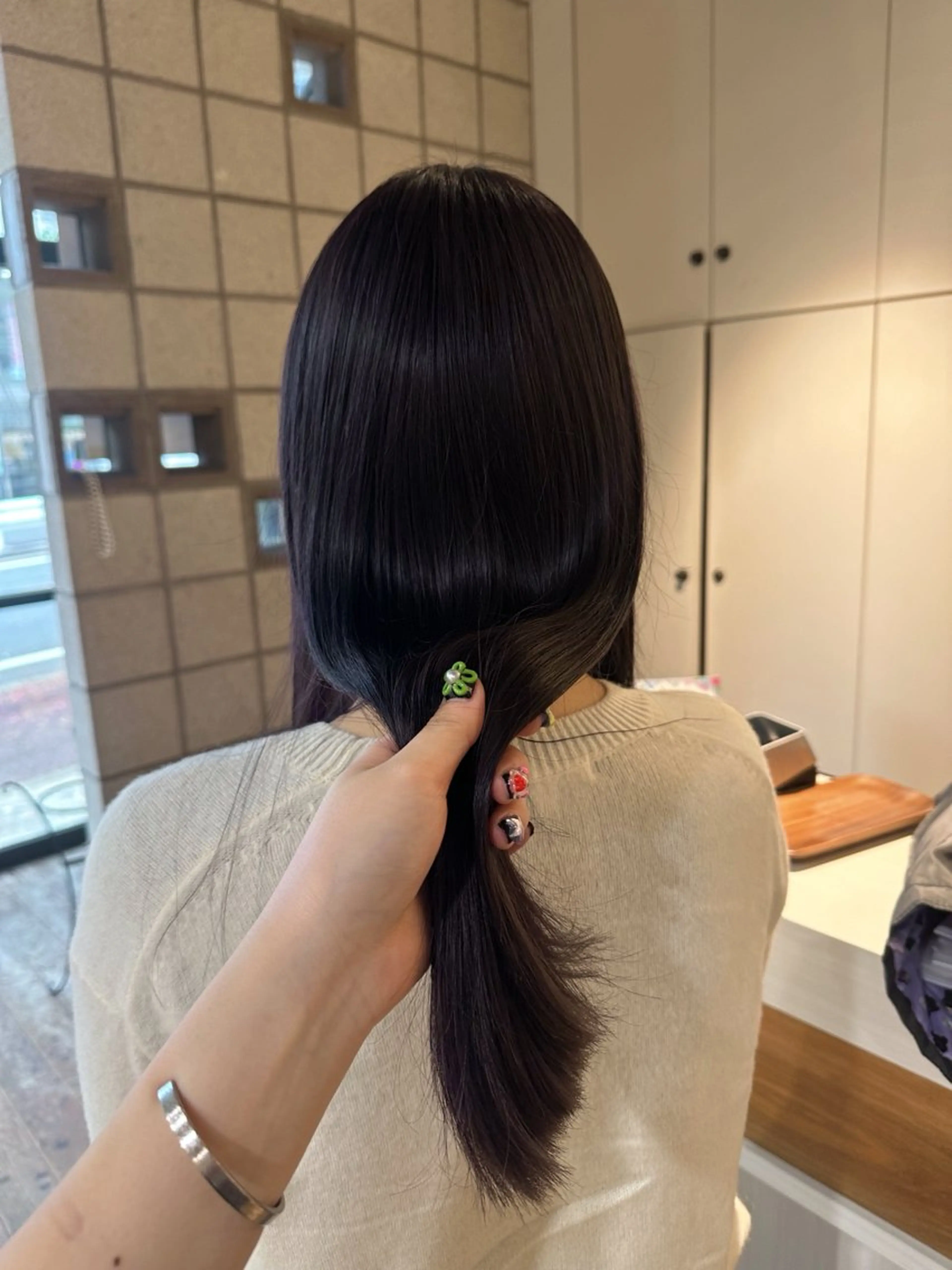 ロング カラー カット ヘアカラー トリートメント 塩澤 榛奈のヘアスタイル