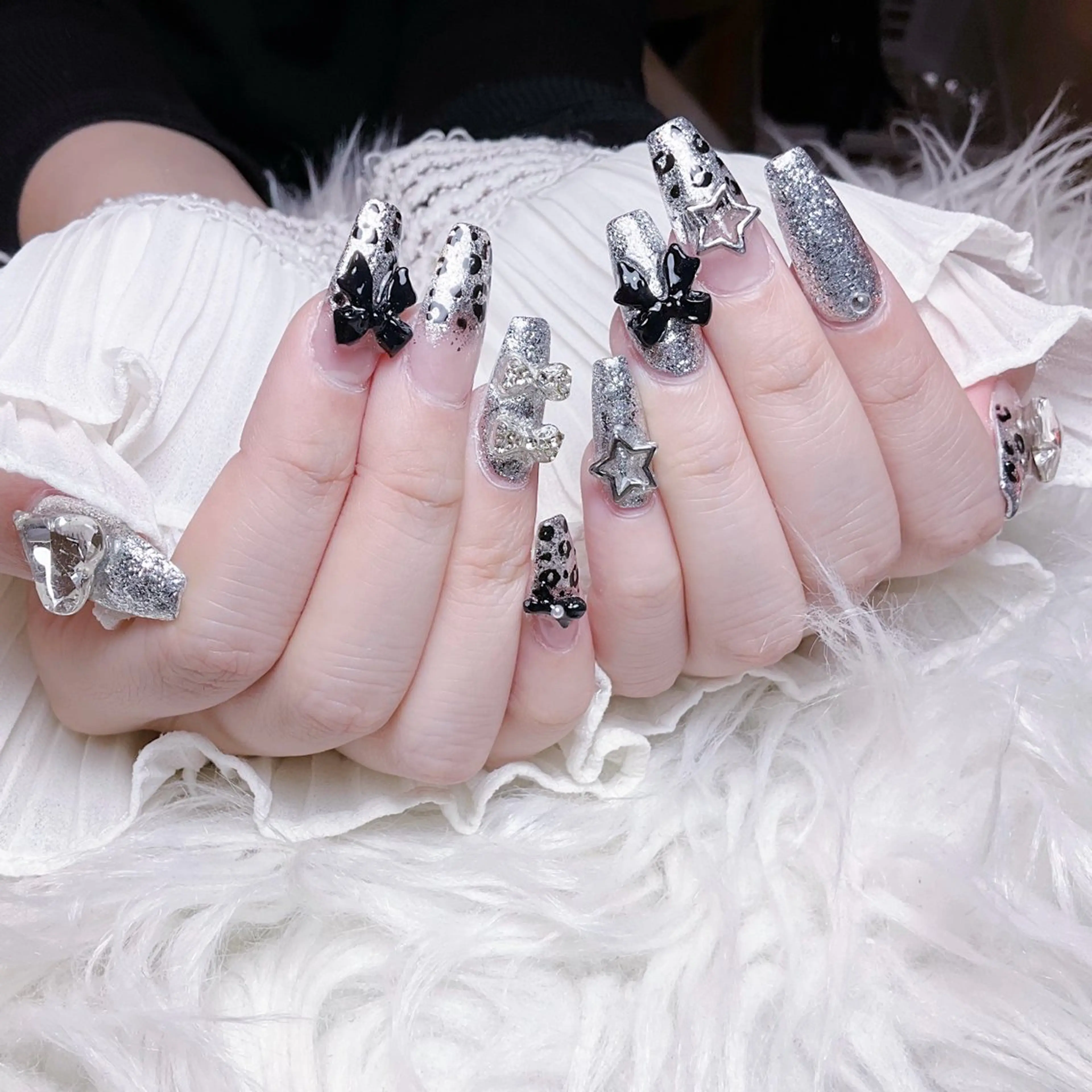 ネイル ハンドネイル 🍭Yun nail hyejin🌸のネイルデザイン