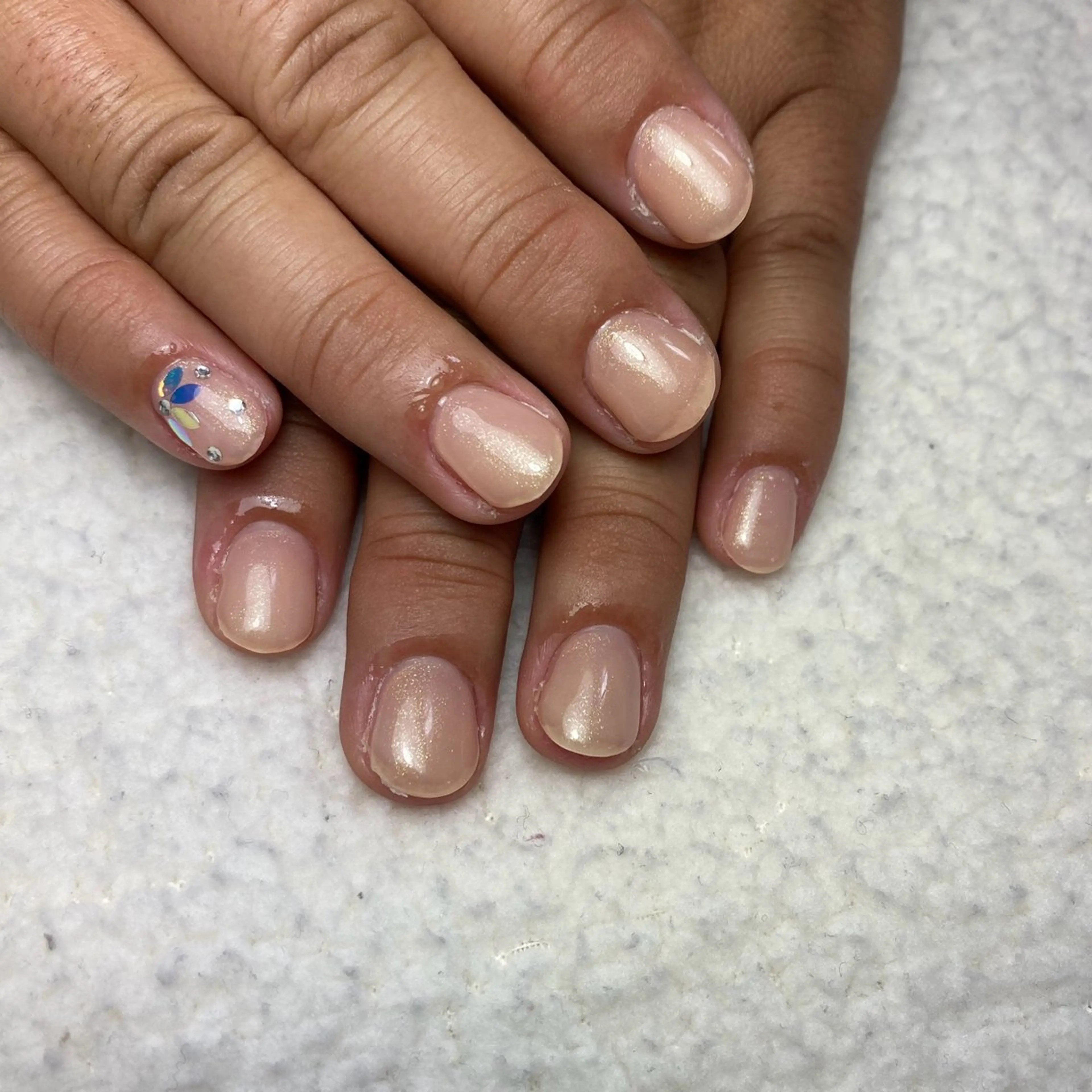 ネイル ワンカラーネイル ショートネイル シンプルネイル ハンドネイル COCO+所属・COCO +のエステ・リラクイメージ