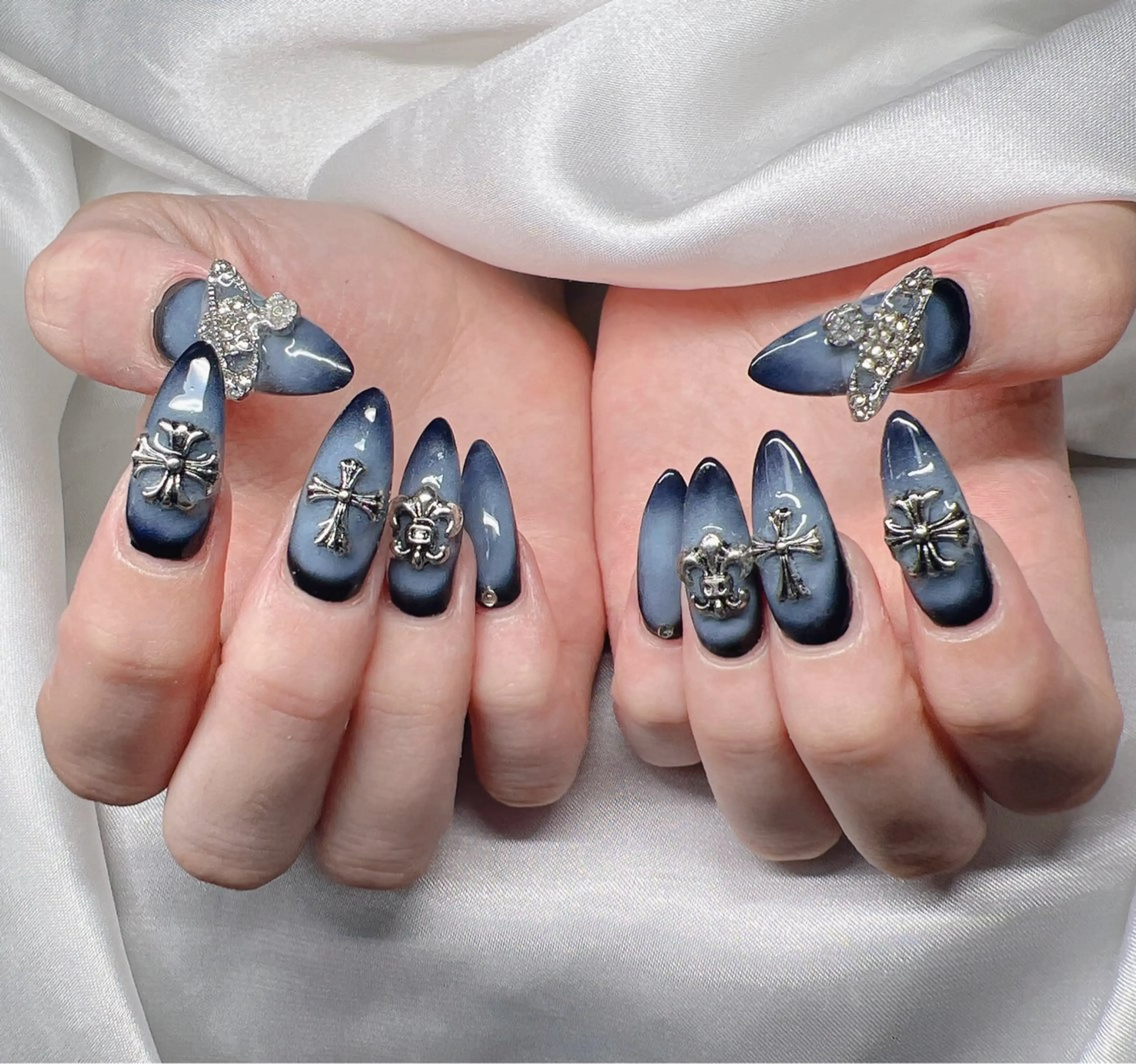 ネイル ハンドネイル Lee Nailsのネイルデザイン