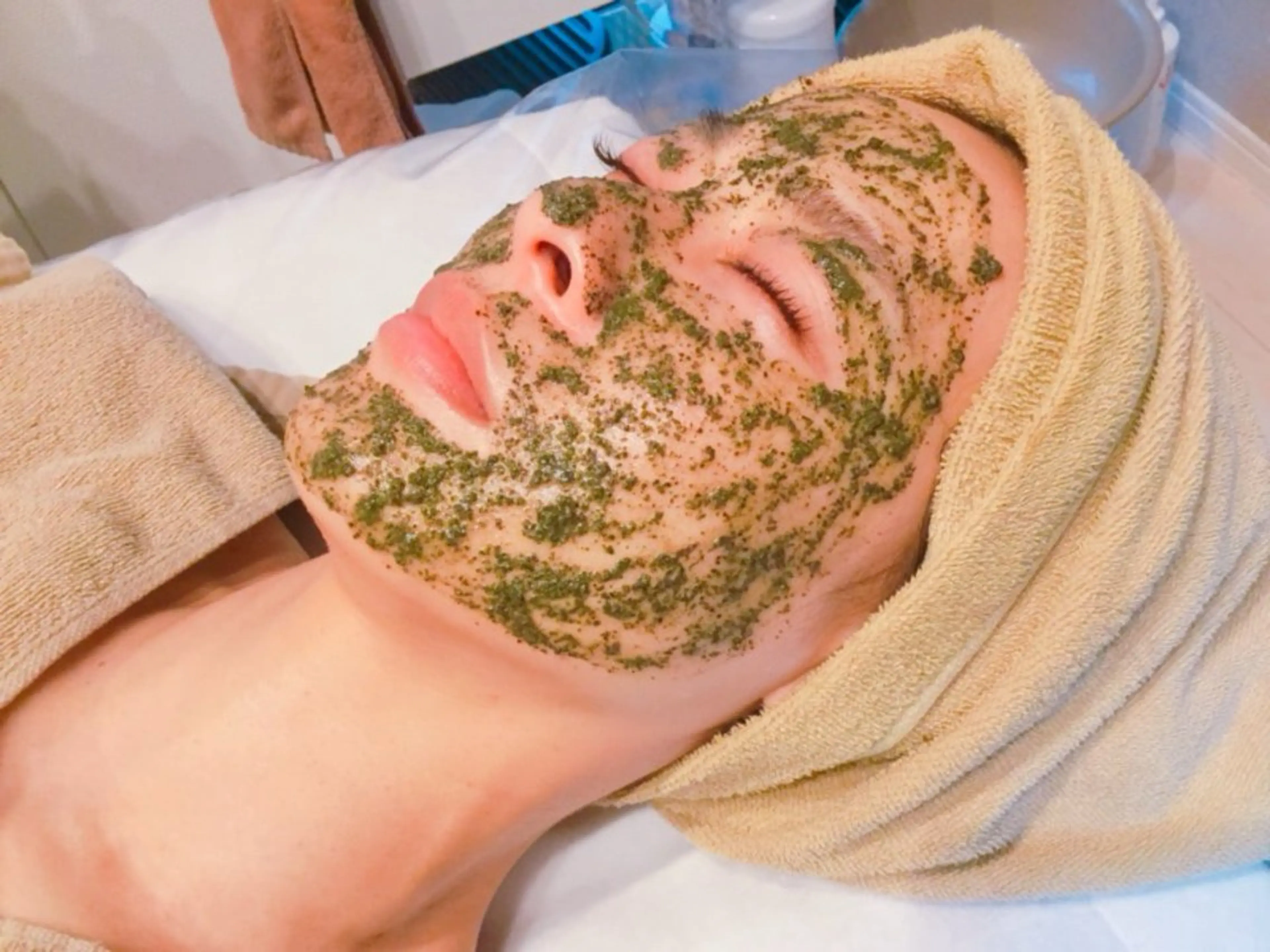 豪華Wケア★ハーブピーリング＋BUPURA式【頭蓋骨小顔矯正】の写真