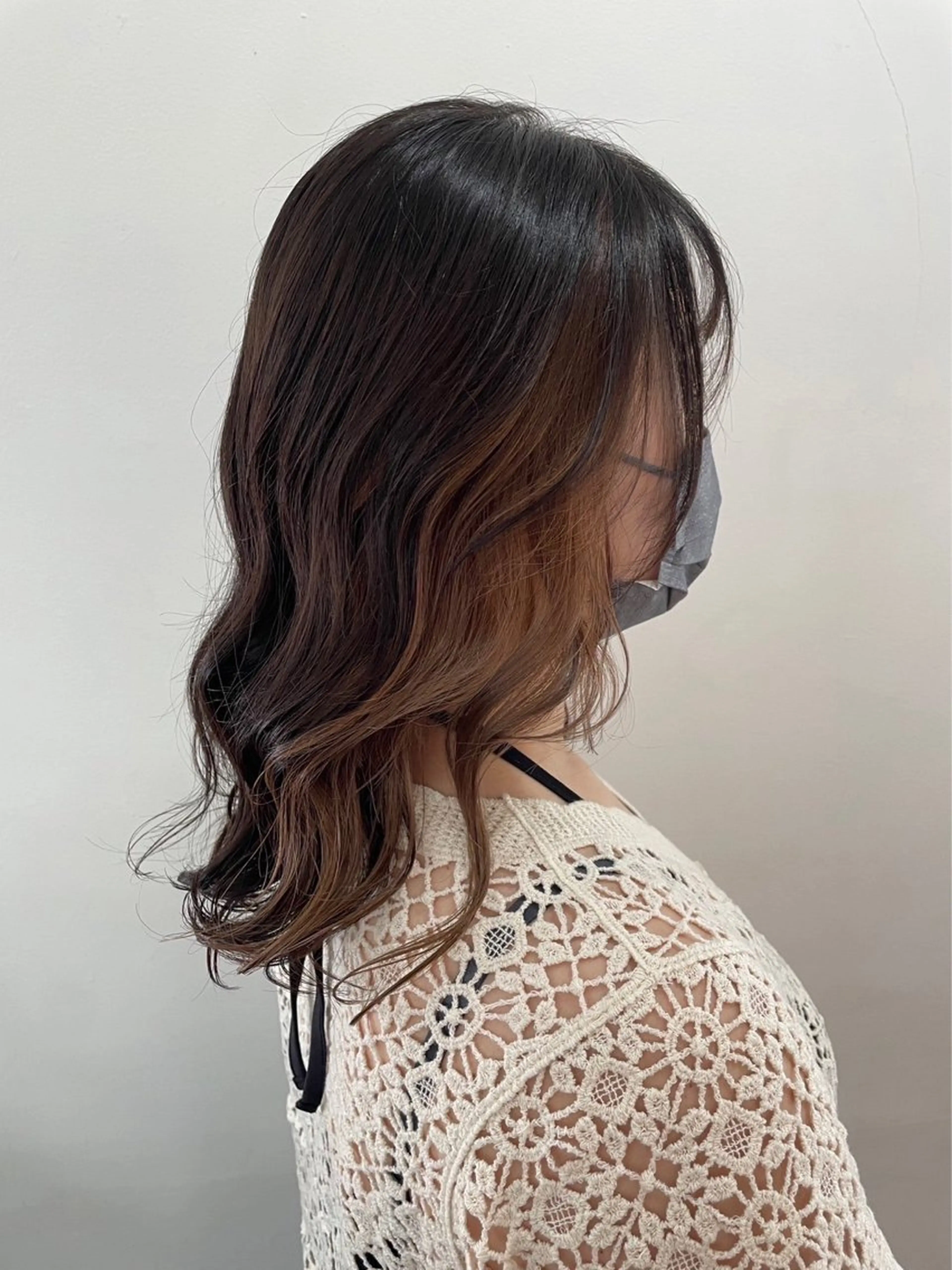 ミディアム カラー ブリーチ ケアブリーチ イヤリングカラー インナーカラー 髪質改善 mopa_kaede 暖色カラー/ロングのヘアスタイル