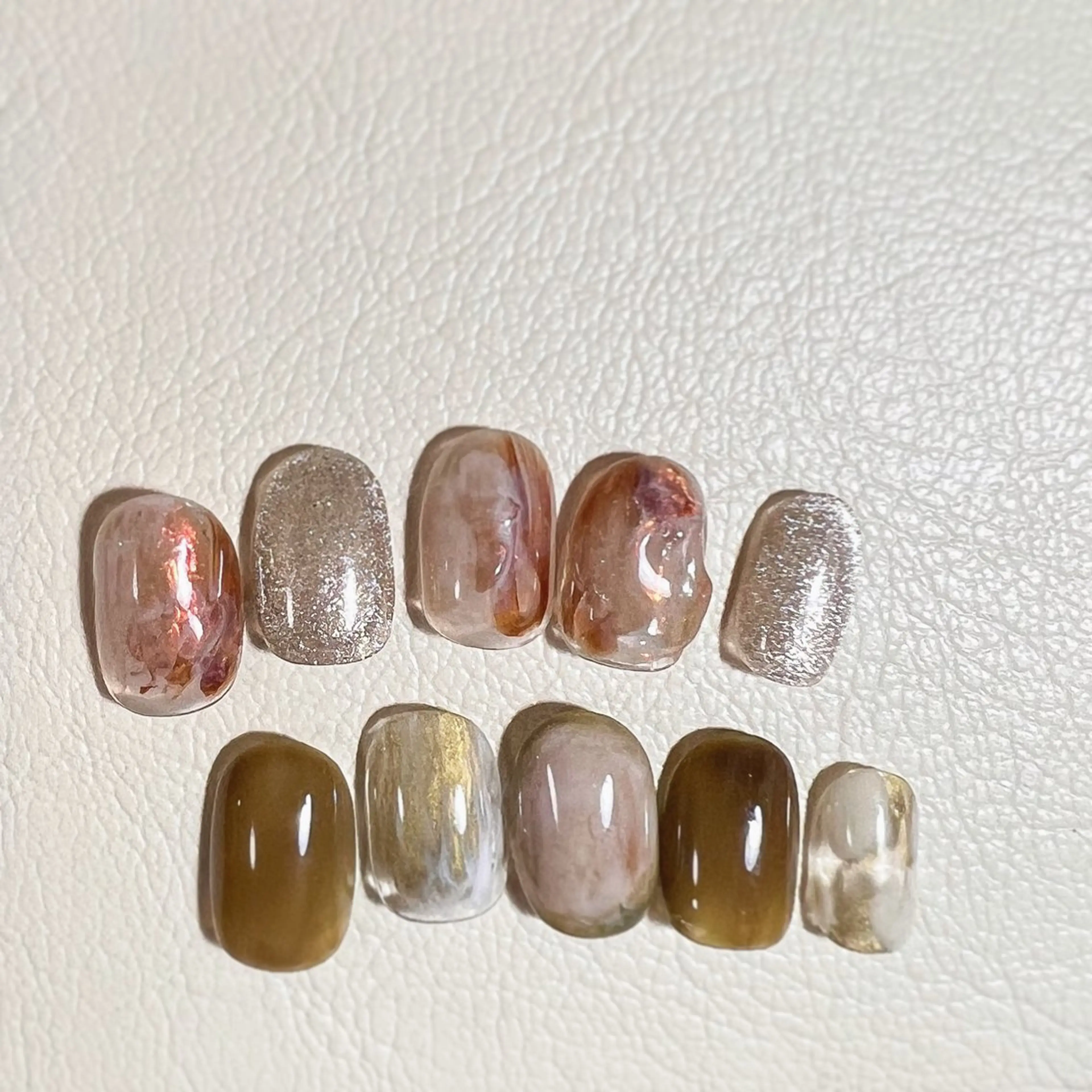ネイル オーロラネイル クリアネイル ゴールド マグネットネイル ニュアンスネイル ハンドネイル pointillé .ayaのネイルデザイン