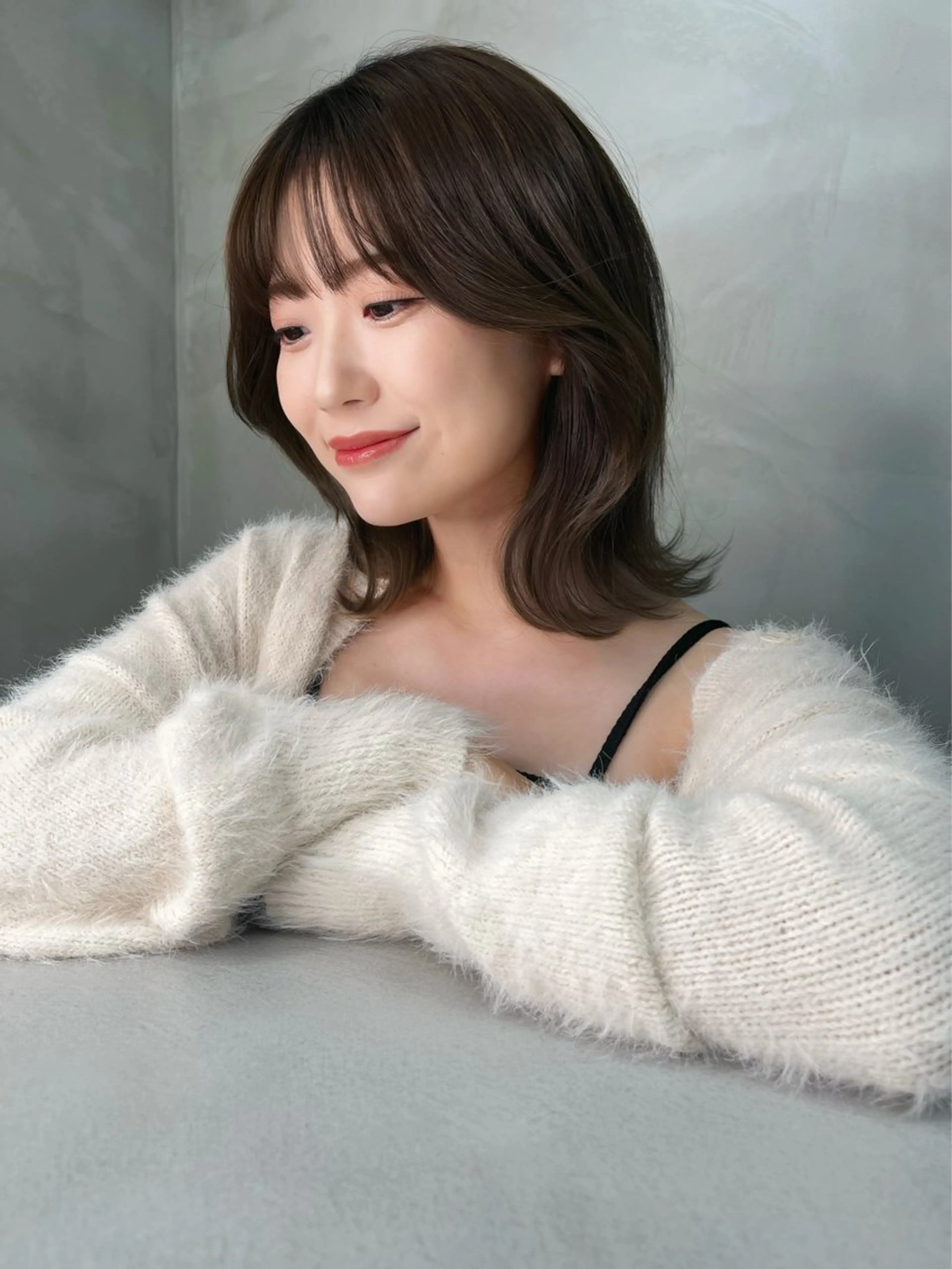 ミディアム カラー くびれヘア 顔周りカット 韓国風ヘア レイヤーカット レイヤーカット、ボブ GLROWのヘアスタイル