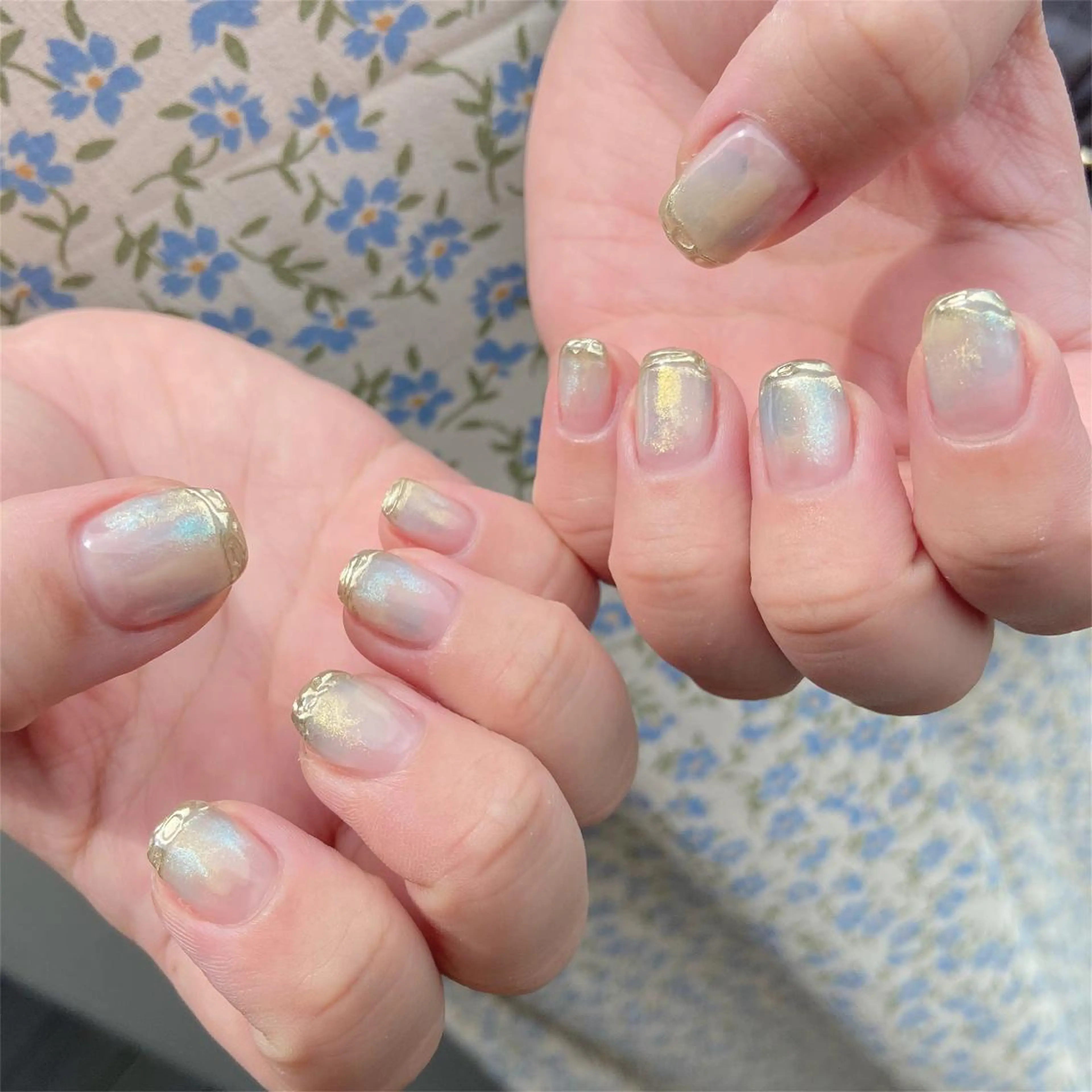 ネイル オーロラネイル キラキラネイル . .のネイルデザイン