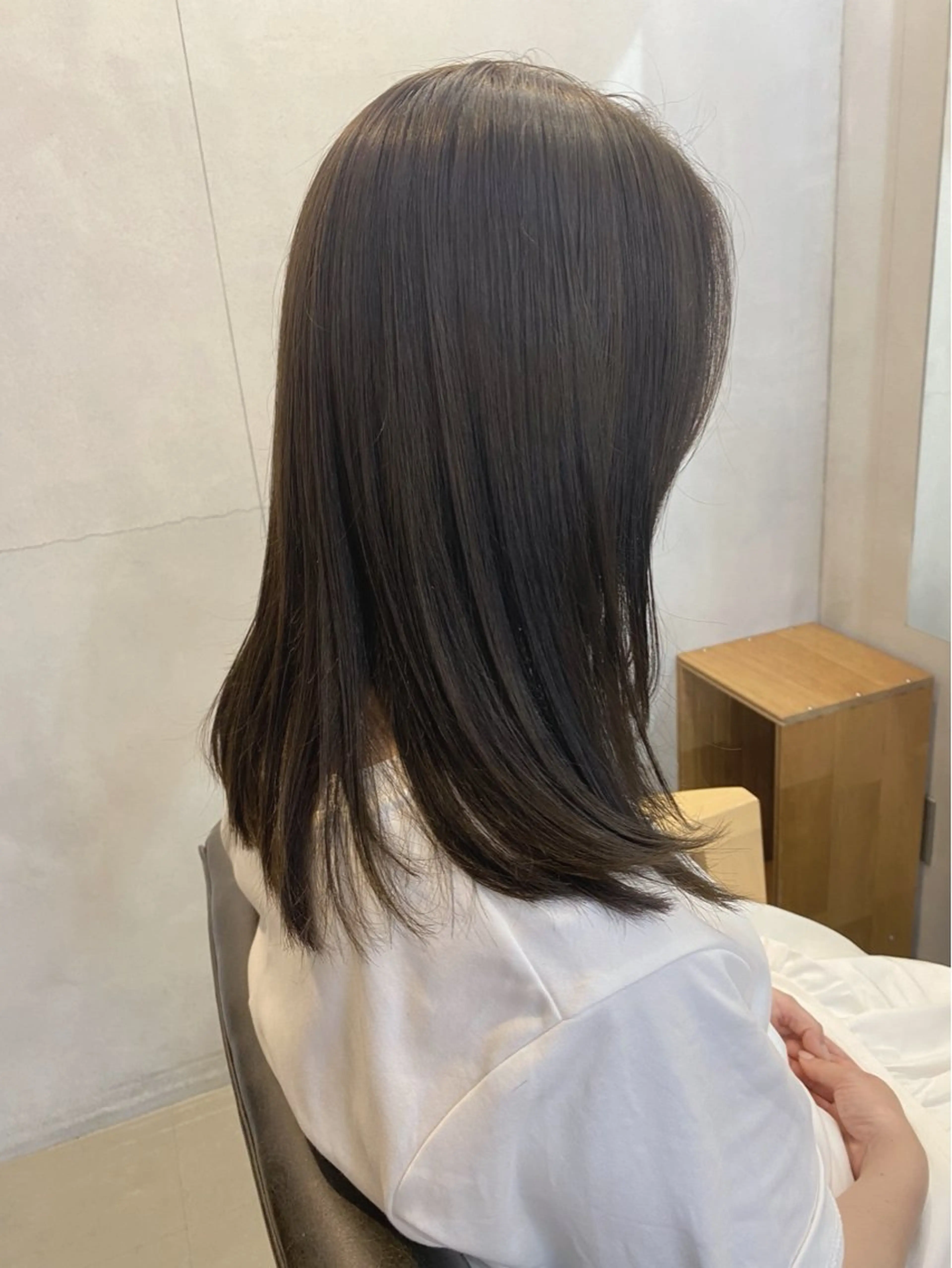 ミディアム conne& ririのヘアスタイル