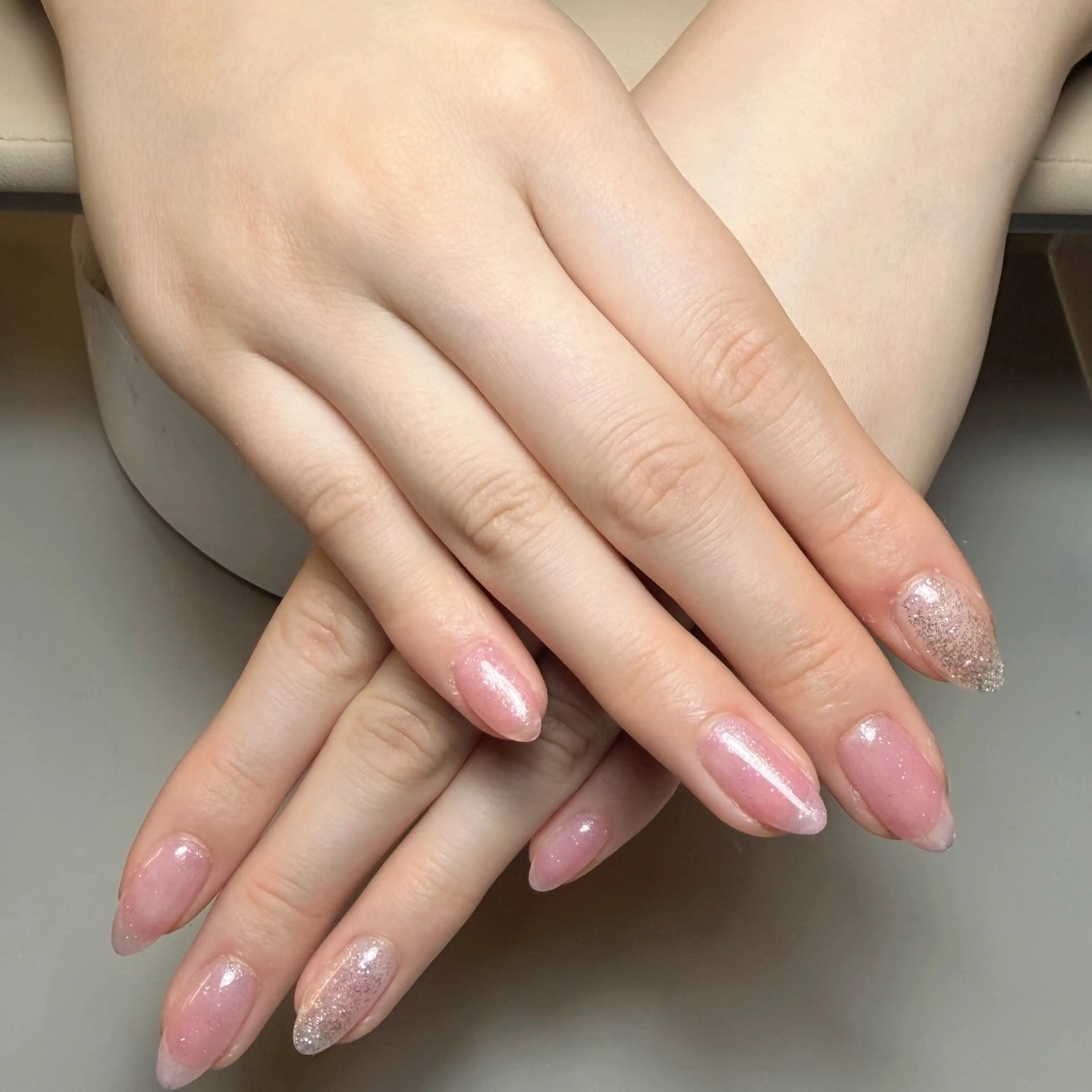 ネイル グラデーション キラキラネイル ワンカラーネイル Luana / ayanaのネイルデザイン