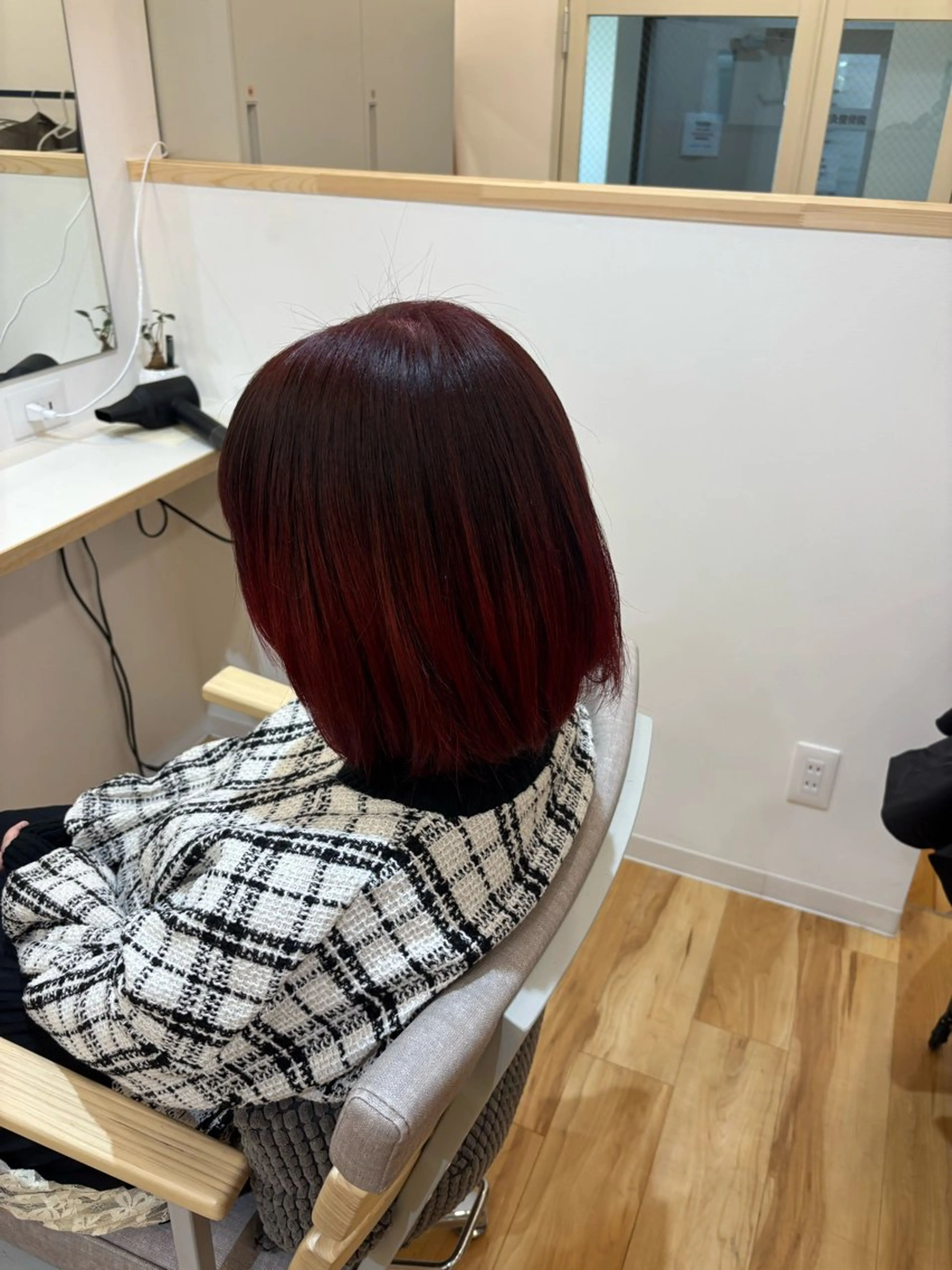 ミディアム カラー ブリーチ レッドカラー miwaco。所属・大西 里佳のヘアスタイル