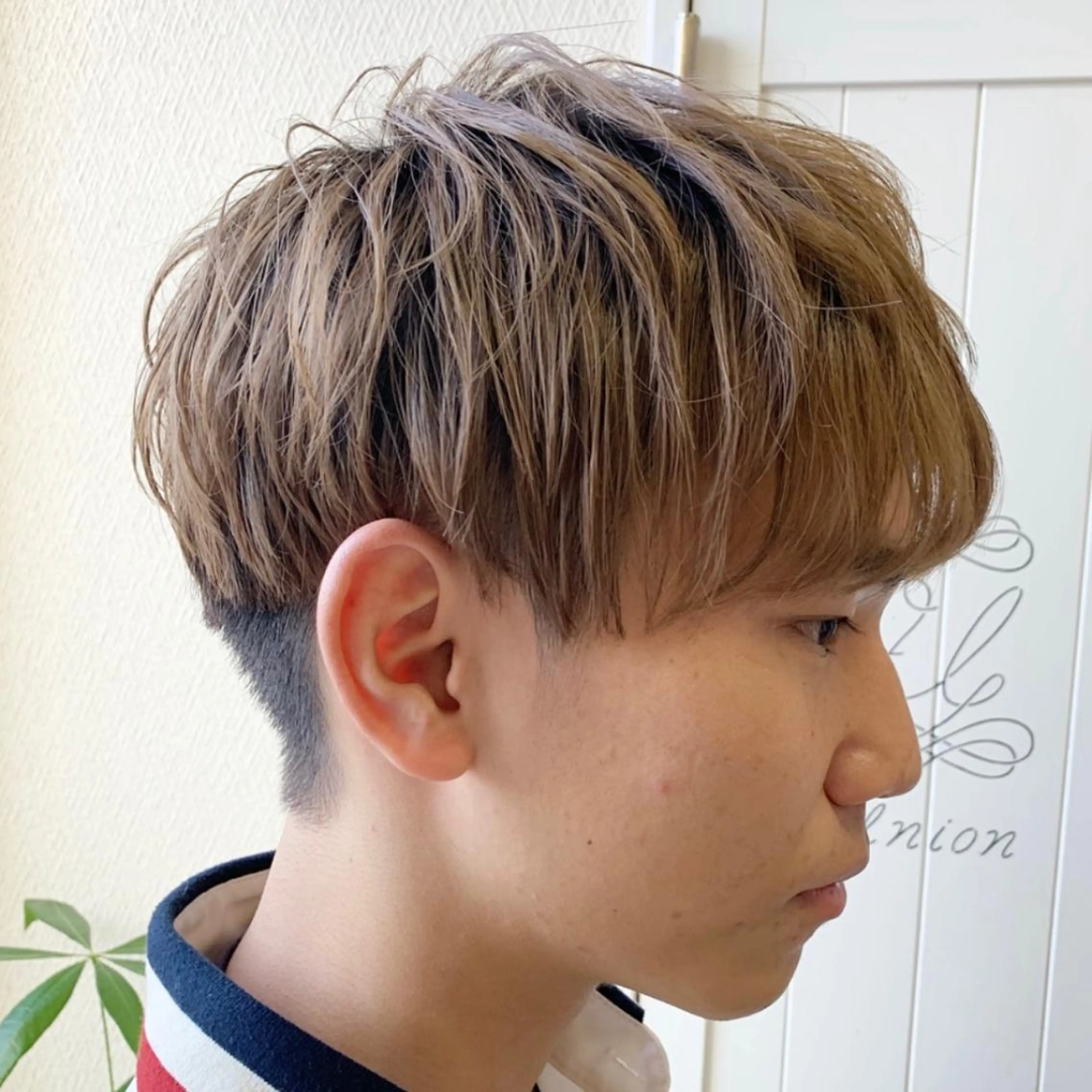 カラー メンズ ベージュカラー ミルクティーベージュ 韓国ヘア /男女☘️ 細江 美紅のヘアスタイル