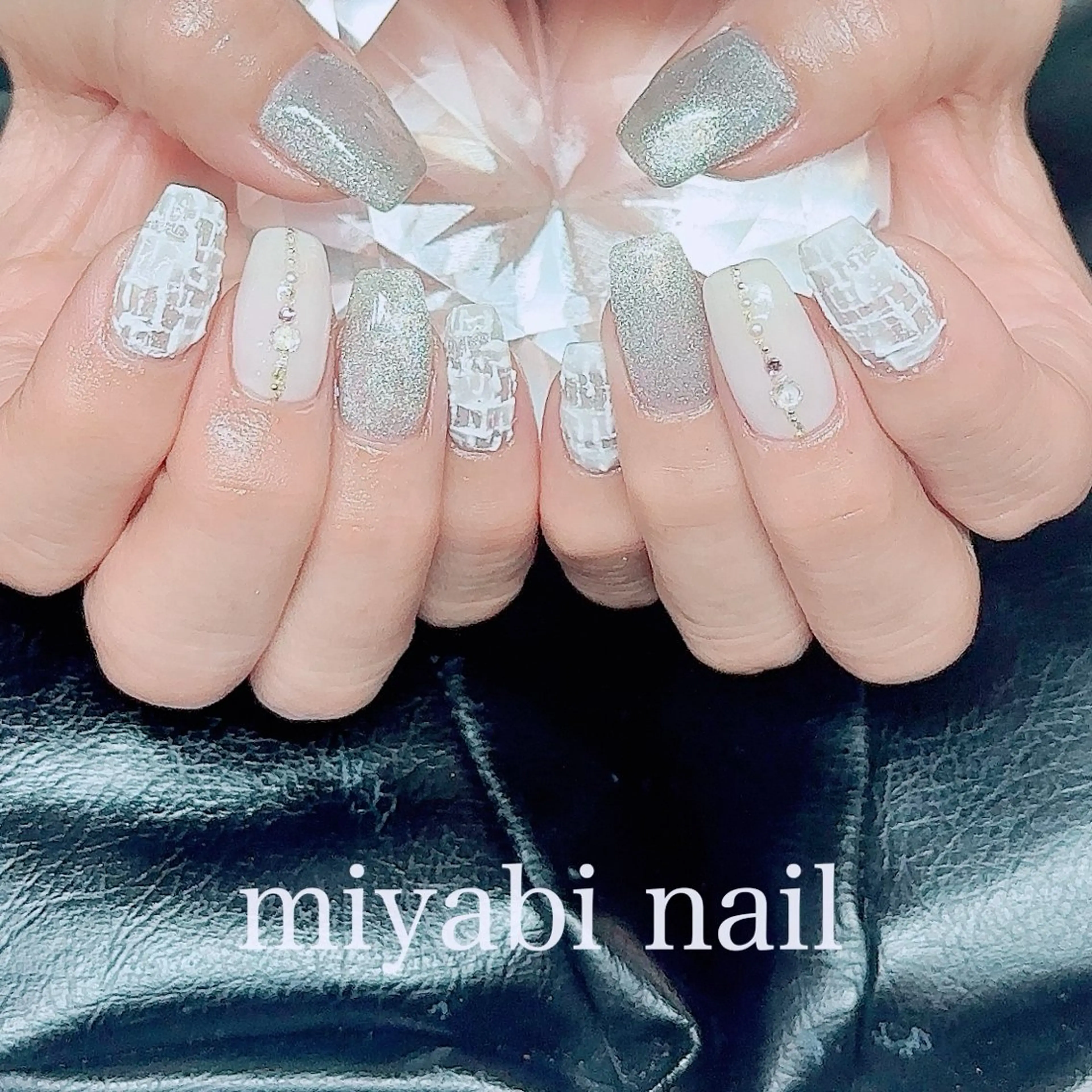 ネイル ジェルネイル マグネットネイル 持ち込み シルバー ホワイト ハンドネイル miyabi nail 桂川駅近くのネイルデザイン