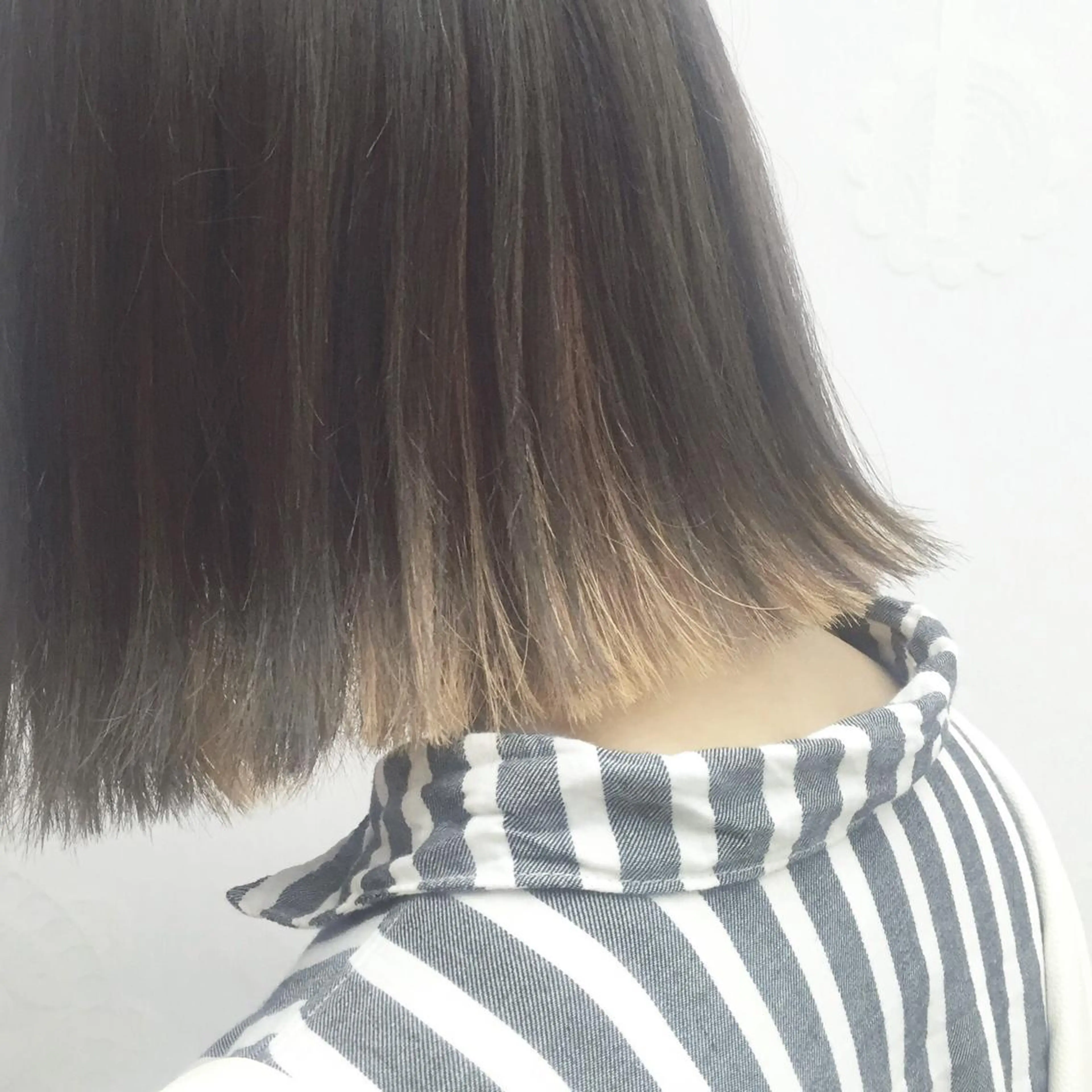 ショート カラー 切りっぱなしボブ インナーカラー ボブ 井上 美奈子のヘアスタイル