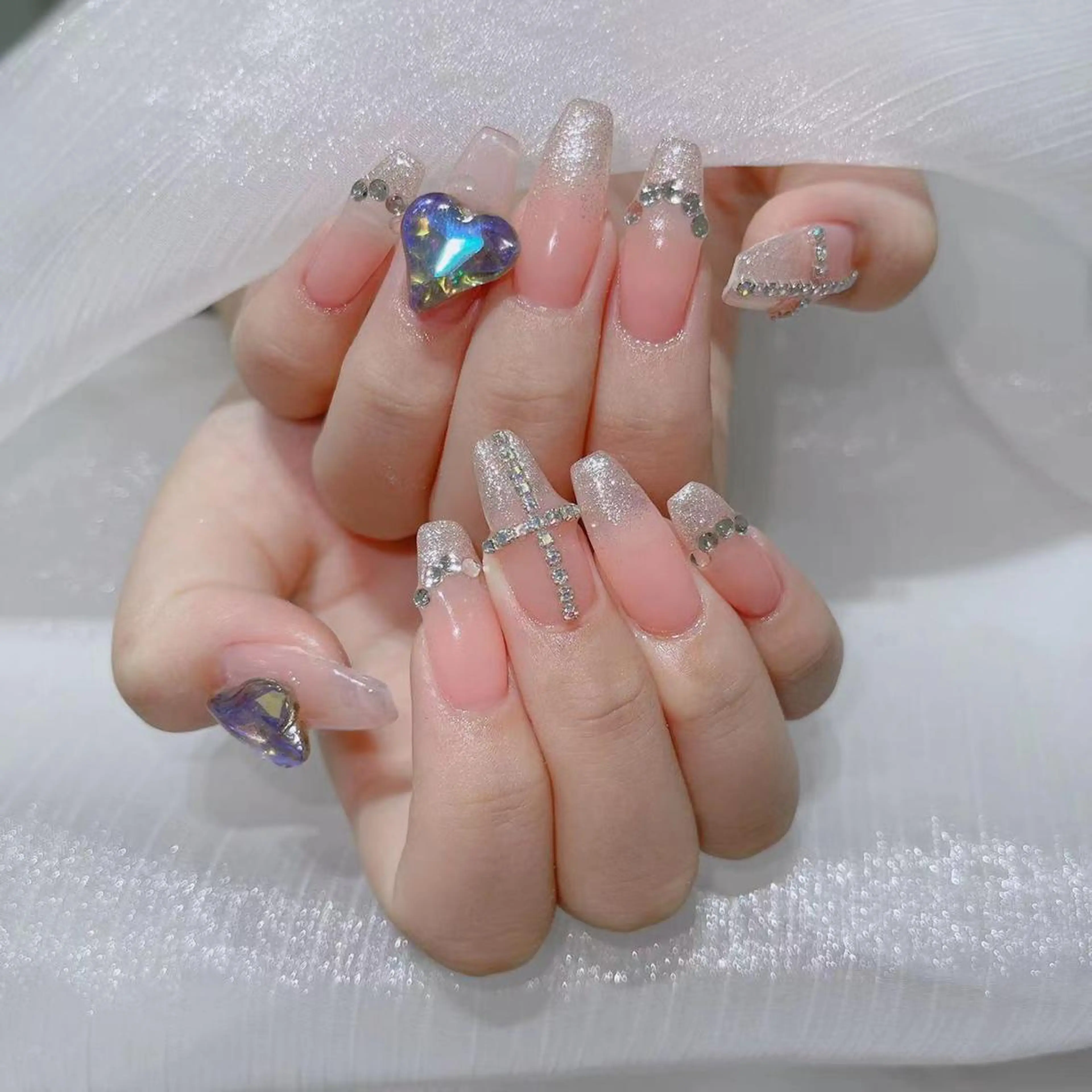 ネイル ハンドネイル Queens ciciのネイルデザイン