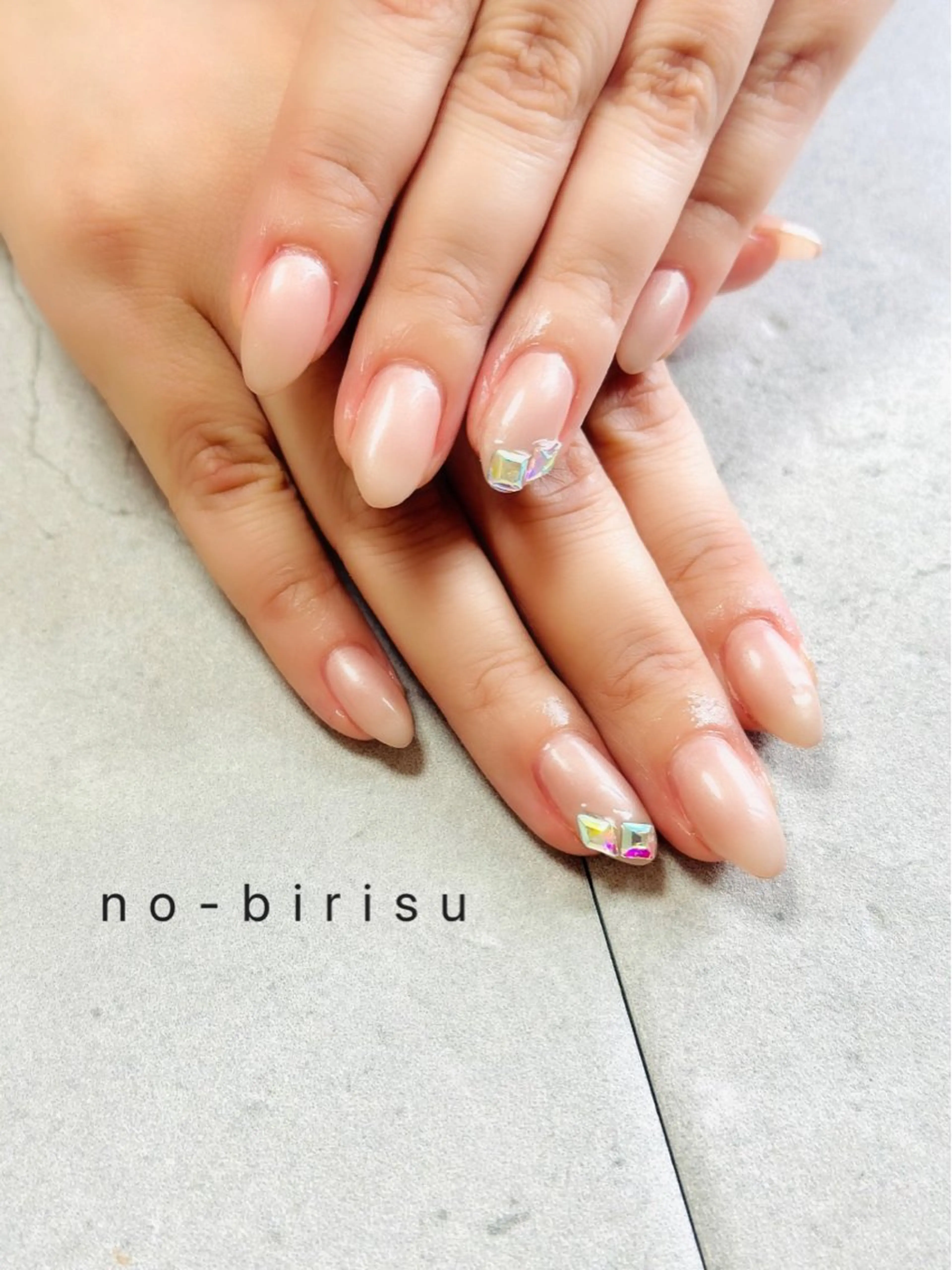 ネイル ストーンネイル ハンドネイル no-birisu nailのネイルデザイン