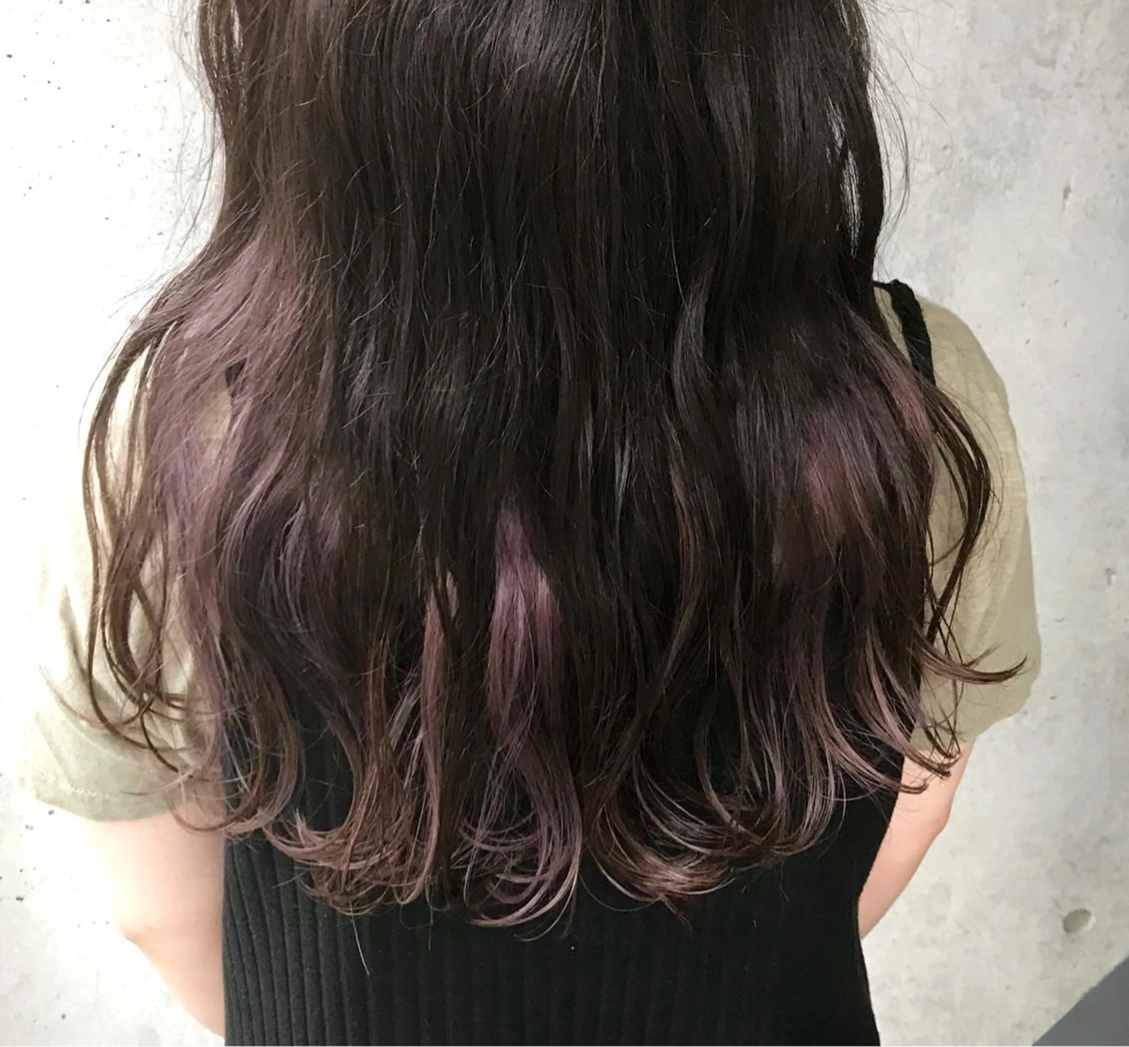 セミロング カラー ボルドーカラー インナーカラー バイオレットカラー ヘアカラー トリートメント 新井 広樹のヘアスタイル