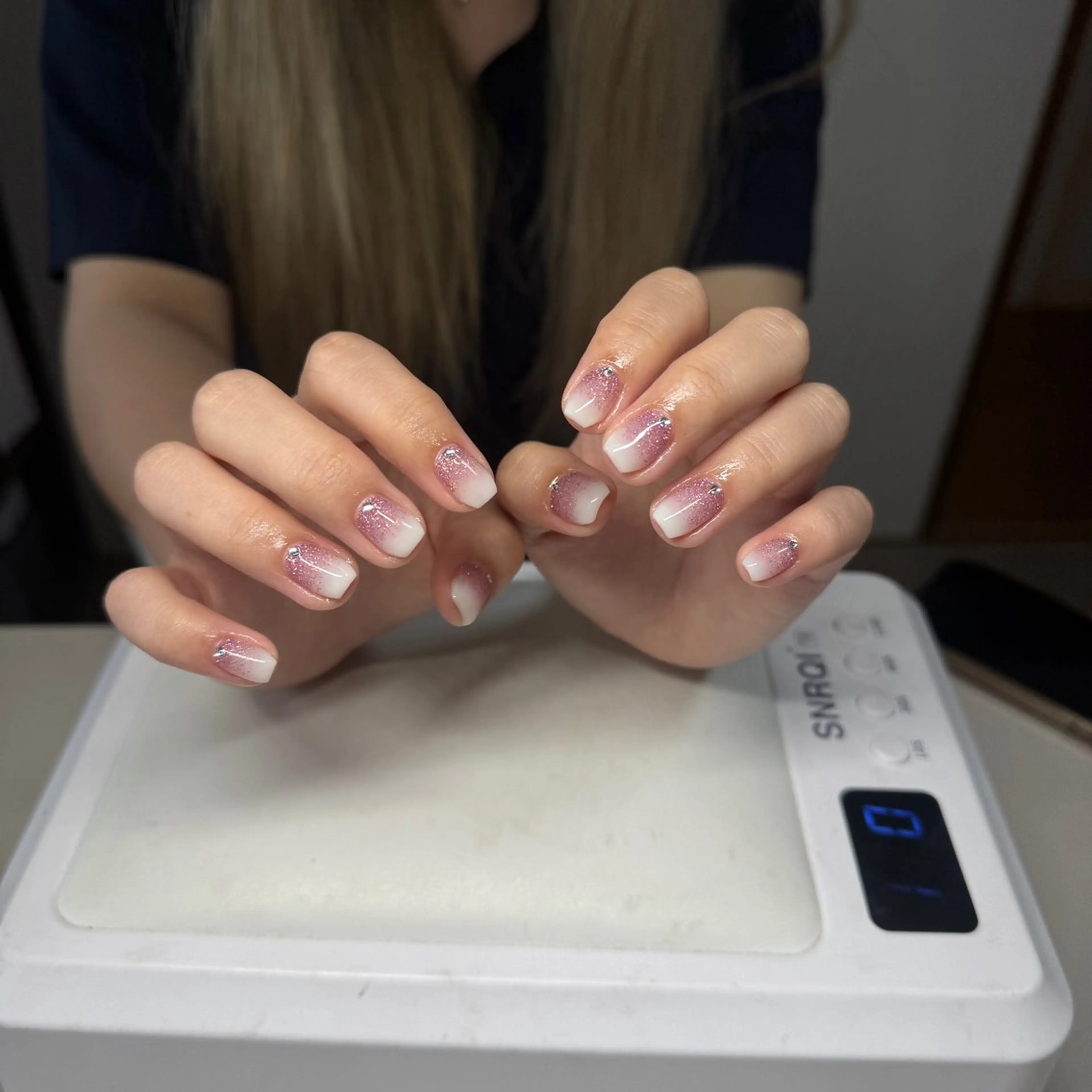 ネイル チークネイル フレンチネイル グラデーション 韓国ネイル マグネットネイル Hana Nailのネイルデザイン