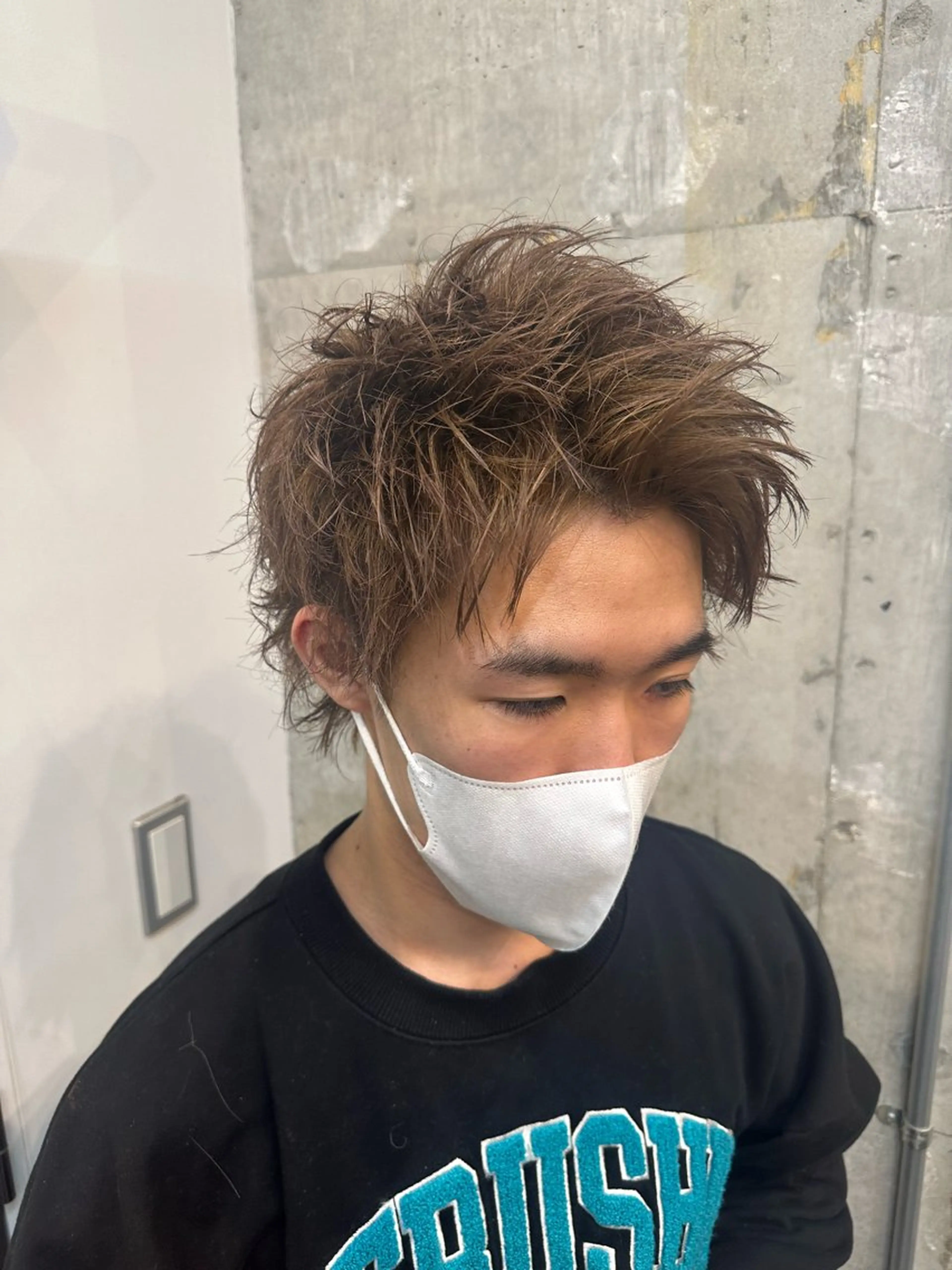 カラー メンズ メンズブリーチ ベージュカラー ブリーチ 川口開世 short cutのヘアスタイル