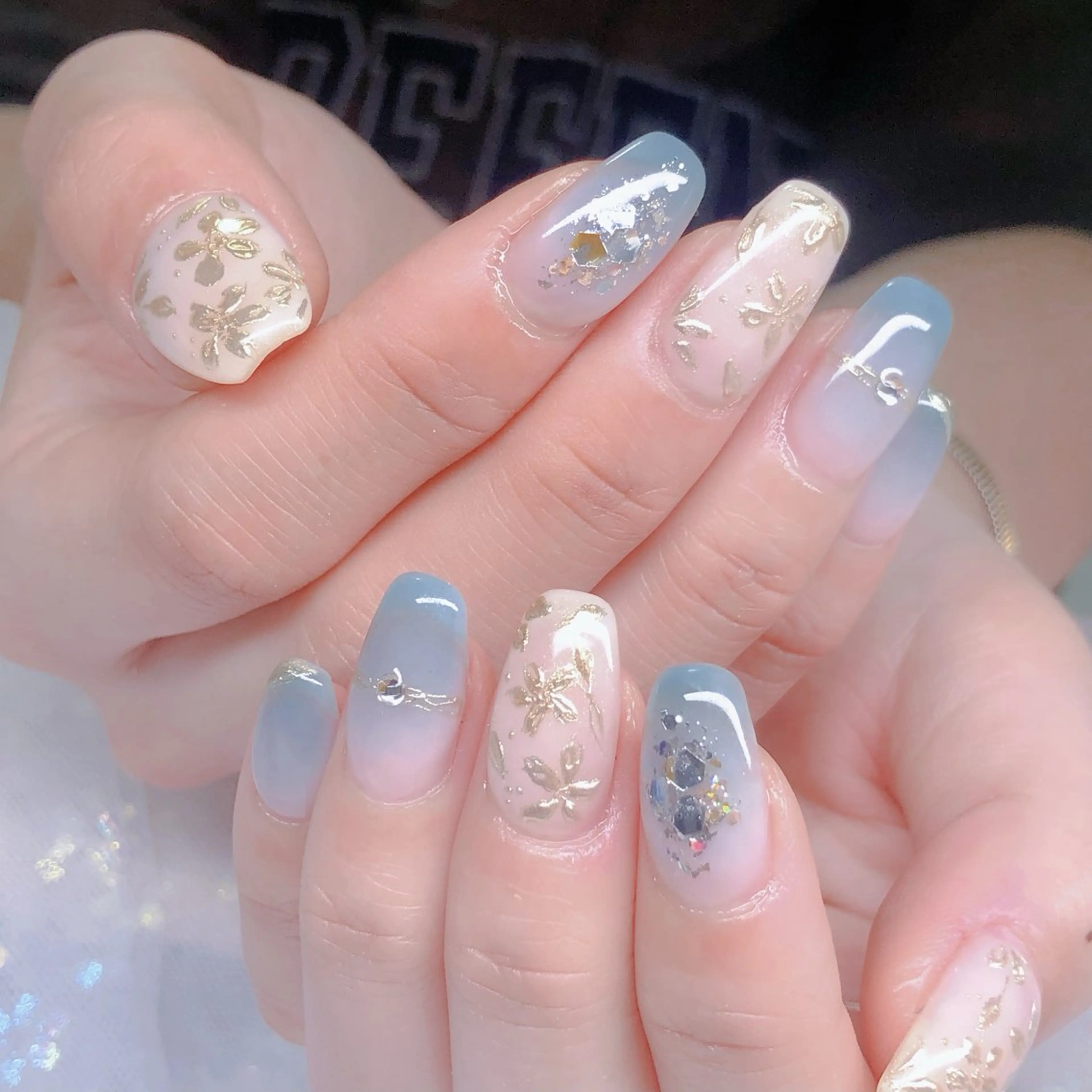 ミディアム ハンドネイル ハンドケア ハク キのネイルデザイン